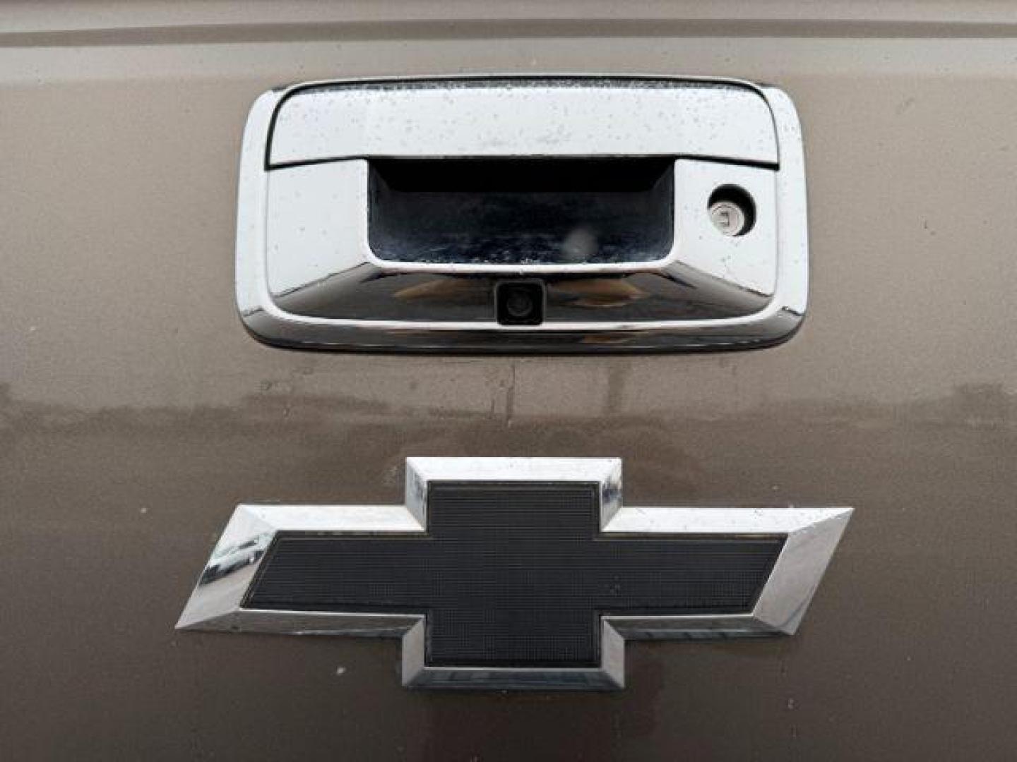 2014 Brownstone Metallic /Cocoa/Dune Chevrolet Silverado 1500 (3GCUKREC5EG) with an EcoTec3 53L V-8 gasoline direct injection engine, Automatic transmission, located at 1175 N Woodruff Ave, Idaho Falls, ID, 83401, 43.506901, -111.999657 - At Timberline Auto, finding a great deal on your next vehicle is always easy! Our experienced sales staff's goal is to help find you the right vehicle at the right price! Our knowledgeable finance department has options for almost any credit score. We offer extended service contract options to prote - Photo#25