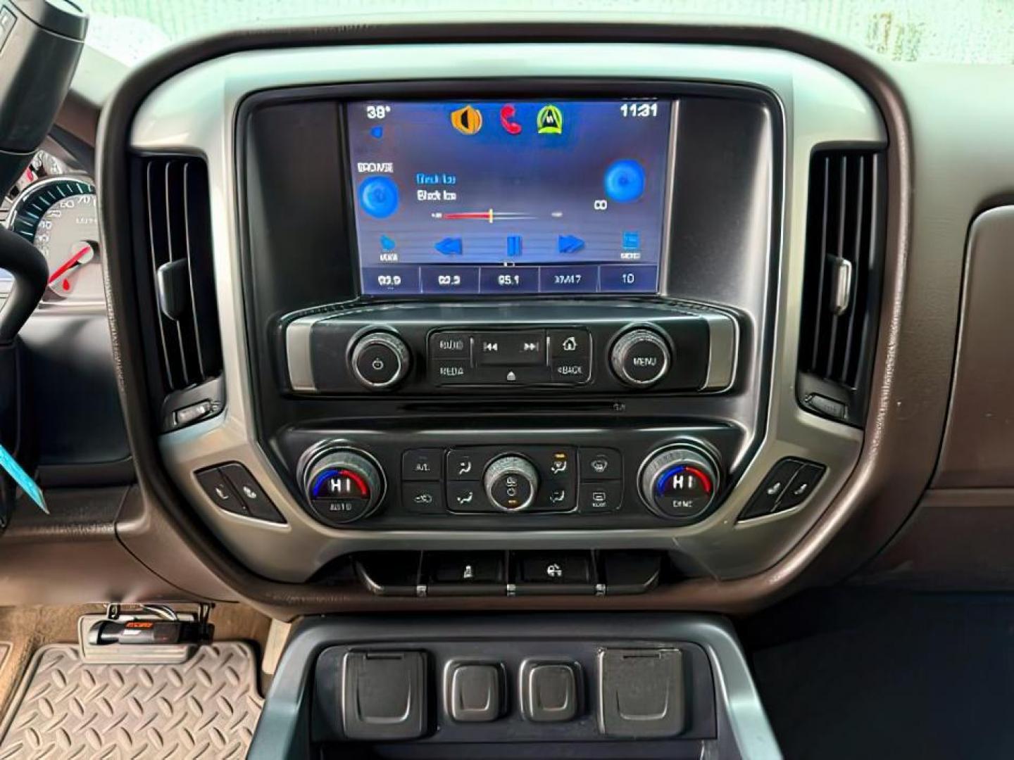 2014 Brownstone Metallic /Cocoa/Dune Chevrolet Silverado 1500 (3GCUKREC5EG) with an EcoTec3 53L V-8 gasoline direct injection engine, Automatic transmission, located at 1175 N Woodruff Ave, Idaho Falls, ID, 83401, 43.506901, -111.999657 - At Timberline Auto, finding a great deal on your next vehicle is always easy! Our experienced sales staff's goal is to help find you the right vehicle at the right price! Our knowledgeable finance department has options for almost any credit score. We offer extended service contract options to prote - Photo#14