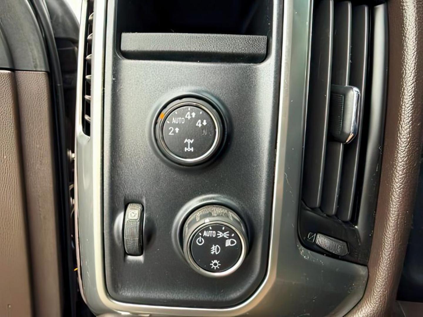 2014 Brownstone Metallic /Cocoa/Dune Chevrolet Silverado 1500 (3GCUKREC5EG) with an EcoTec3 53L V-8 gasoline direct injection engine, Automatic transmission, located at 1175 N Woodruff Ave, Idaho Falls, ID, 83401, 43.506901, -111.999657 - At Timberline Auto, finding a great deal on your next vehicle is always easy! Our experienced sales staff's goal is to help find you the right vehicle at the right price! Our knowledgeable finance department has options for almost any credit score. We offer extended service contract options to prote - Photo#15