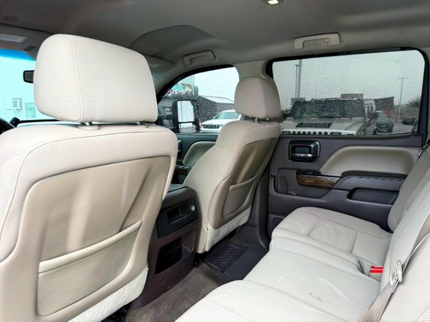 2014 Brownstone Metallic /Cocoa/Dune Chevrolet Silverado 1500 (3GCUKREC5EG) with an EcoTec3 53L V-8 gasoline direct injection engine, Automatic transmission, located at 1175 N Woodruff Ave, Idaho Falls, ID, 83401, 43.506901, -111.999657 - At Timberline Auto, finding a great deal on your next vehicle is always easy! Our experienced sales staff's goal is to help find you the right vehicle at the right price! Our knowledgeable finance department has options for almost any credit score. We offer extended service contract options to prote - Photo#19