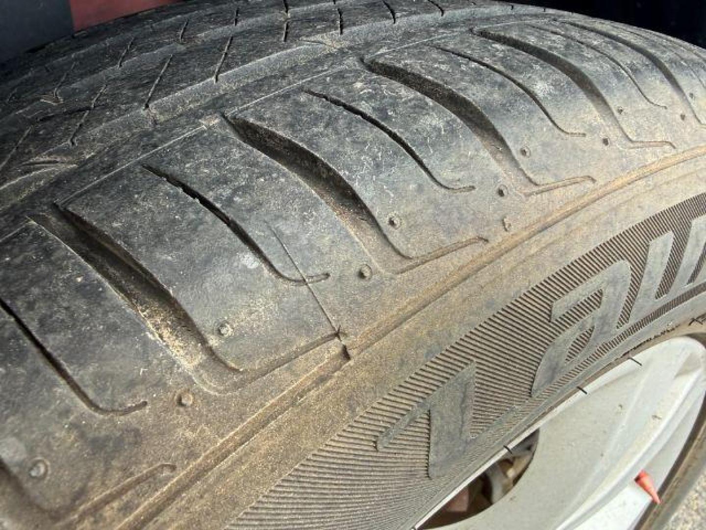 2011 RED /Charcoal Black Ford Taurus (1FAHP2HW3BG) with an Duratec 35L V-6 DOHC engine, Automatic transmission, located at 1175 N Woodruff Ave, Idaho Falls, ID, 83401, 43.506901, -111.999657 - At Timberline Auto, finding a great deal on your next vehicle is always easy! Our experienced sales staff's goal is to help find you the right vehicle at the right price! Our knowledgeable finance department has options for almost any credit score. We offer extended service contract options to prote - Photo#7