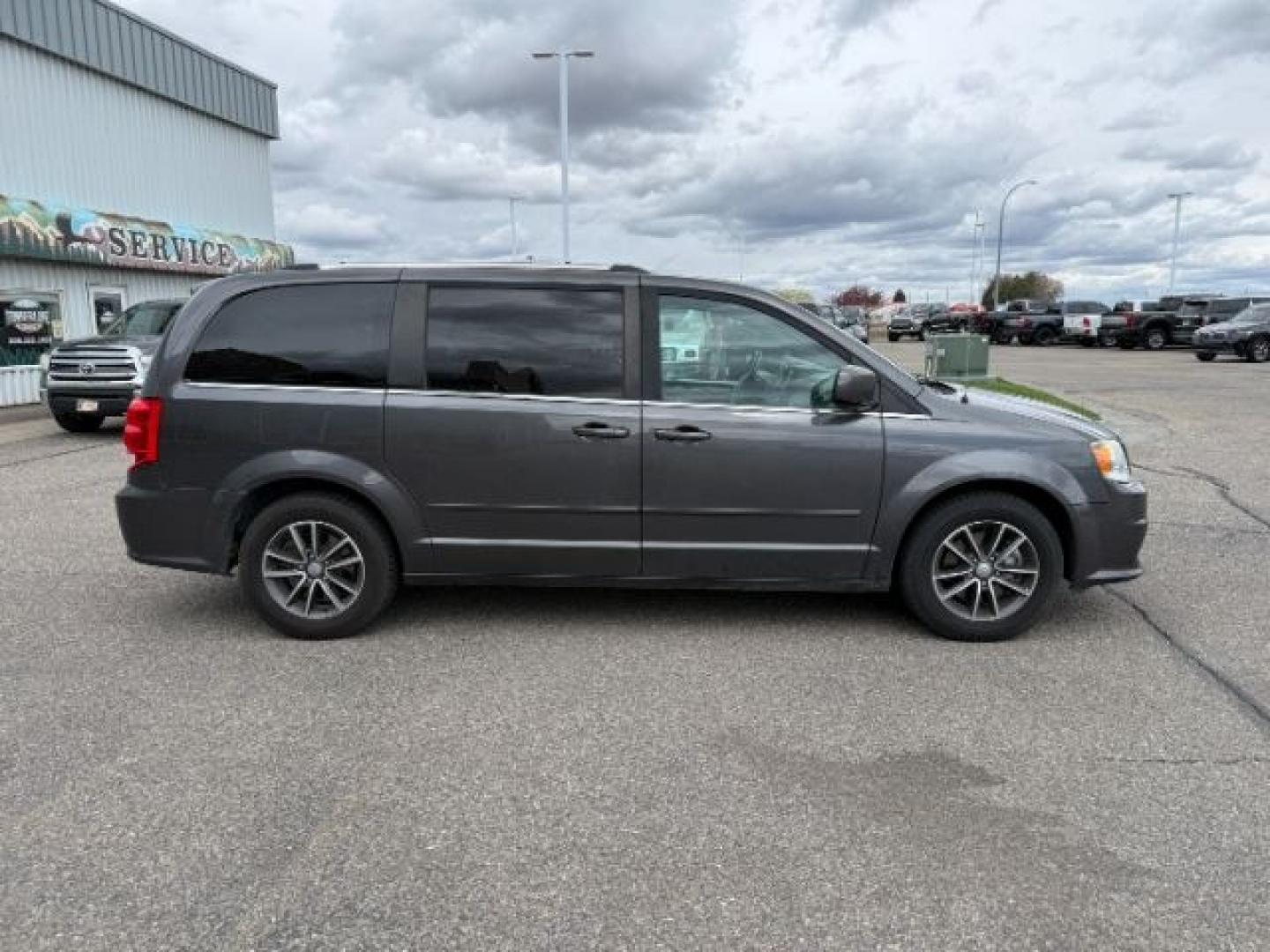 2016 GRAY /Black Dodge Grand Caravan (2C4RDGCG5GR) with an Pentastar 36L V-6 DOHC engine, Automatic transmission, located at 1175 N Woodruff Ave, Idaho Falls, ID, 83401, 43.506901, -111.999657 - At Timberline Auto, finding a great deal on your next vehicle is always easy! Our experienced sales staff's goal is to help find you the right vehicle at the right price! Our knowledgeable finance department has options for almost any credit score. We offer extended service contract options to prote - Photo#15