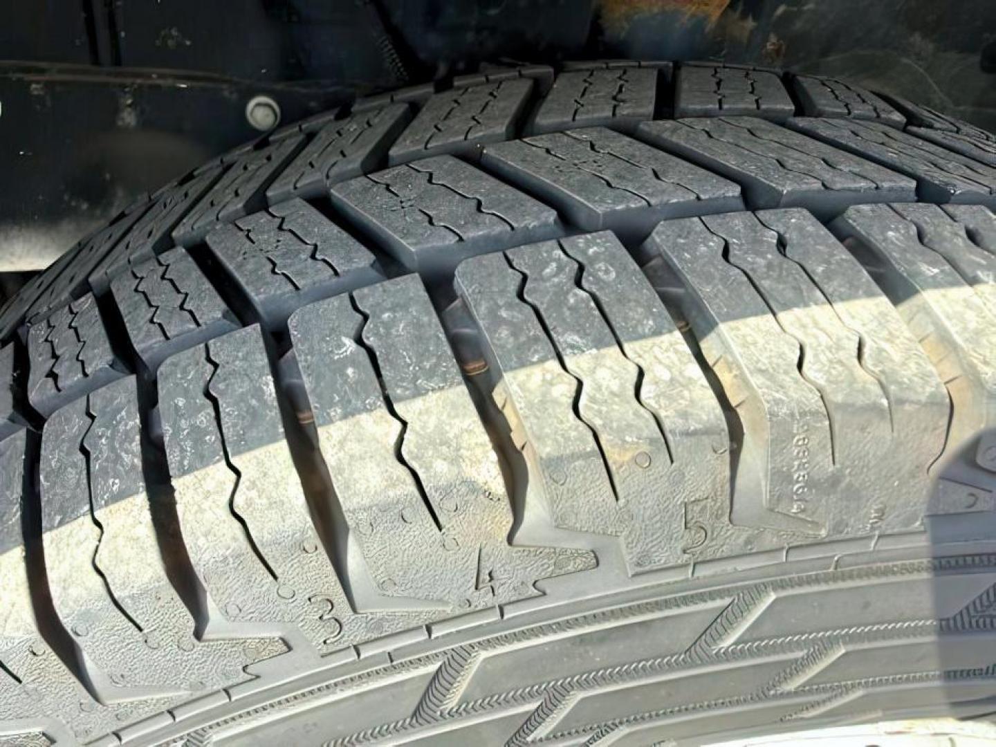 2022 Oxford White /Ebony Ford Transit-350 Passenger Van (1FBAX9C82NK) with an 35L V-6 portdirect injection engine, Automatic transmission, located at 1175 N Woodruff Ave, Idaho Falls, ID, 83401, 43.506901, -111.999657 - At Timberline Auto, finding a great deal on your next vehicle is always easy! Our experienced sales staff's goal is to help find you the right vehicle at the right price! Our knowledgeable finance department has options for almost any credit score. We offer extended service contract options to prote - Photo#10