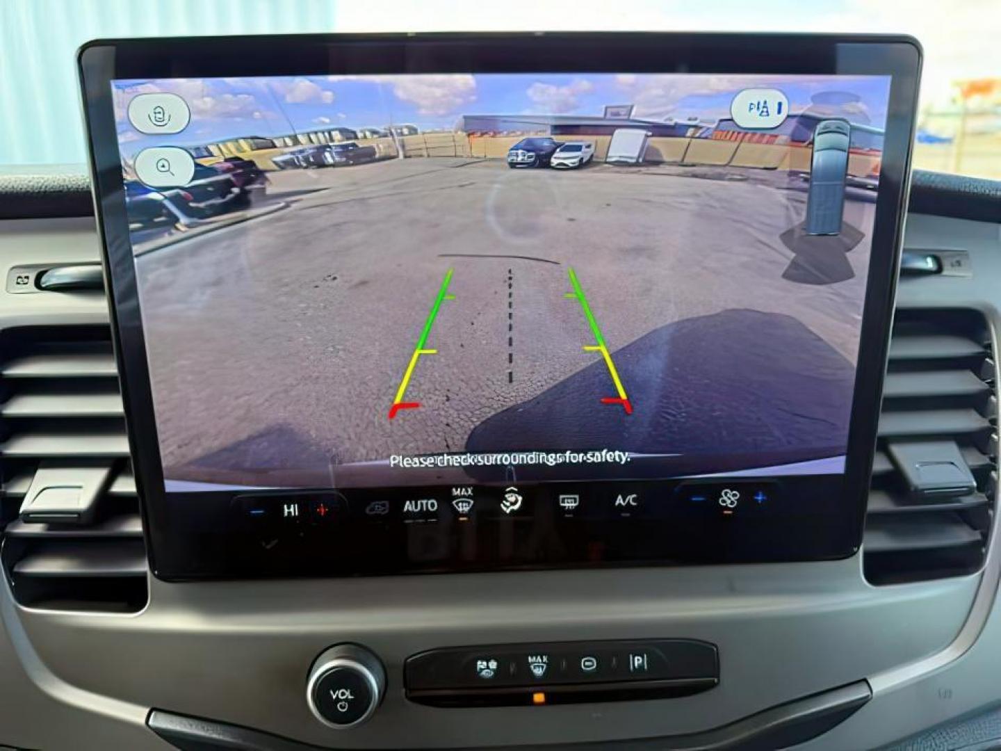 2022 Oxford White /Ebony Ford Transit-350 Passenger Van (1FBAX9C82NK) with an 35L V-6 portdirect injection engine, Automatic transmission, located at 1175 N Woodruff Ave, Idaho Falls, ID, 83401, 43.506901, -111.999657 - At Timberline Auto, finding a great deal on your next vehicle is always easy! Our experienced sales staff's goal is to help find you the right vehicle at the right price! Our knowledgeable finance department has options for almost any credit score. We offer extended service contract options to prote - Photo#16