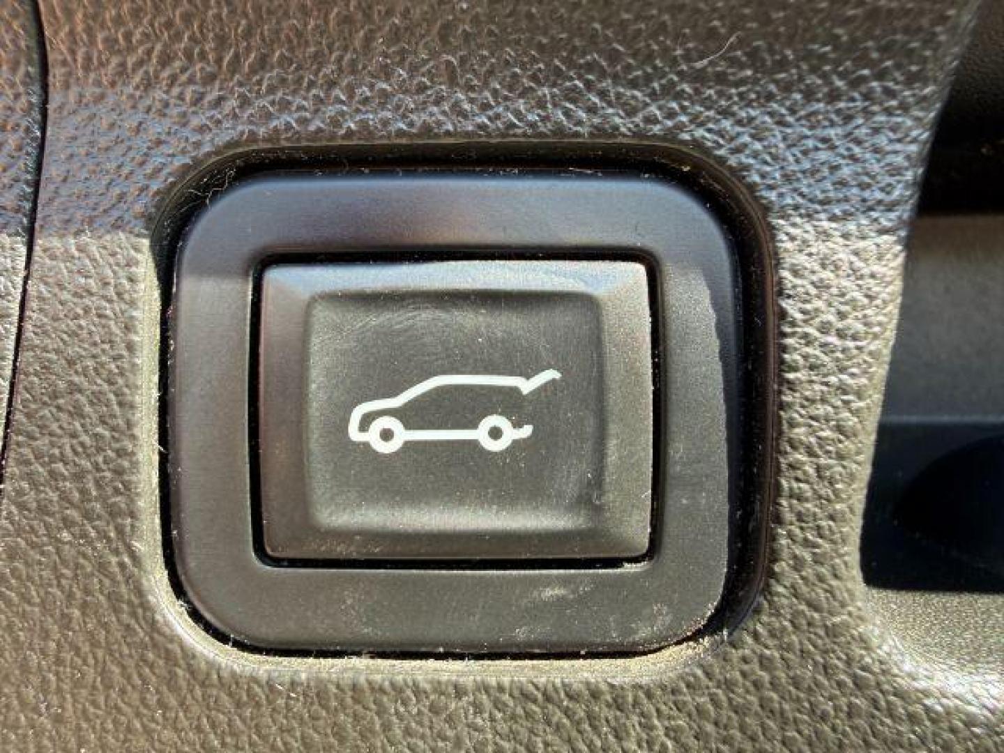 2017 BLACK /Jet Black GMC Acadia (1GKKNULS9HZ) with an 36L V-6 gasoline direct injection engine, Automatic transmission, located at 1175 N Woodruff Ave, Idaho Falls, ID, 83401, 43.506901, -111.999657 - At Timberline Auto, finding a great deal on your next vehicle is always easy! Our experienced sales staff's goal is to help find you the right vehicle at the right price! Our knowledgeable finance department has options for almost any credit score. We offer extended service contract options to prote - Photo#33