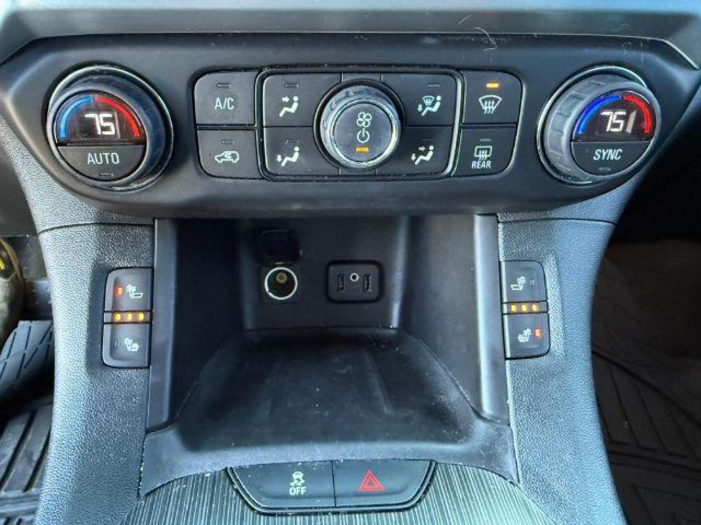 2017 BLACK /Jet Black GMC Acadia (1GKKNULS9HZ) with an 36L V-6 gasoline direct injection engine, Automatic transmission, located at 1175 N Woodruff Ave, Idaho Falls, ID, 83401, 43.506901, -111.999657 - At Timberline Auto, finding a great deal on your next vehicle is always easy! Our experienced sales staff's goal is to help find you the right vehicle at the right price! Our knowledgeable finance department has options for almost any credit score. We offer extended service contract options to prote - Photo#46