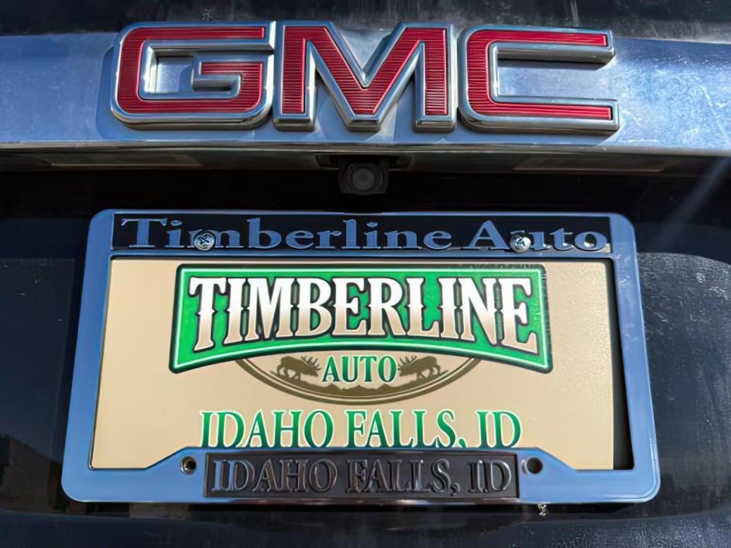 2017 BLACK /Jet Black GMC Acadia (1GKKNULS9HZ) with an 36L V-6 gasoline direct injection engine, Automatic transmission, located at 1175 N Woodruff Ave, Idaho Falls, ID, 83401, 43.506901, -111.999657 - At Timberline Auto, finding a great deal on your next vehicle is always easy! Our experienced sales staff's goal is to help find you the right vehicle at the right price! Our knowledgeable finance department has options for almost any credit score. We offer extended service contract options to prote - Photo#4