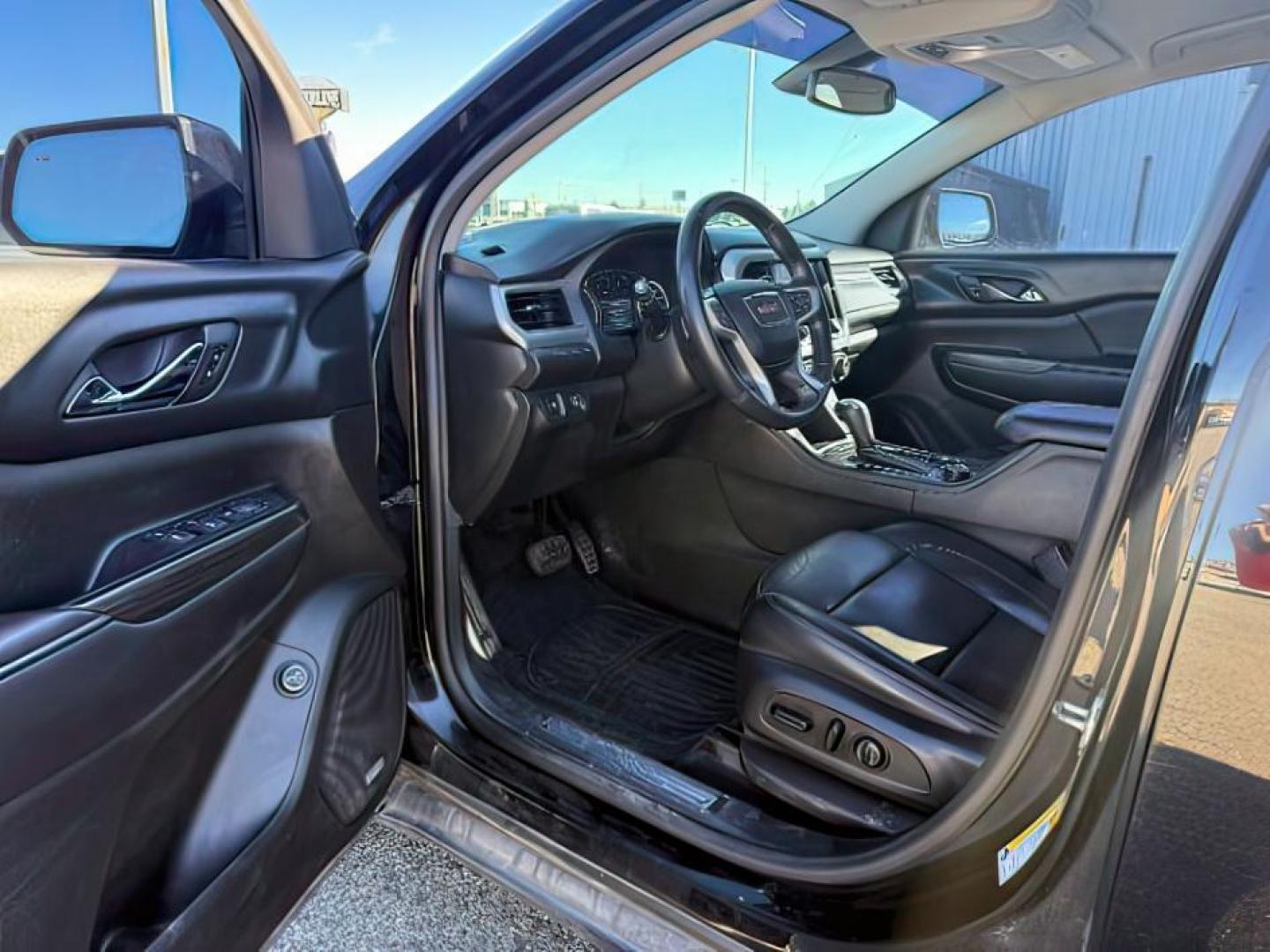 2017 BLACK /Jet Black GMC Acadia (1GKKNULS9HZ) with an 36L V-6 gasoline direct injection engine, Automatic transmission, located at 1175 N Woodruff Ave, Idaho Falls, ID, 83401, 43.506901, -111.999657 - At Timberline Auto, finding a great deal on your next vehicle is always easy! Our experienced sales staff's goal is to help find you the right vehicle at the right price! Our knowledgeable finance department has options for almost any credit score. We offer extended service contract options to prote - Photo#13