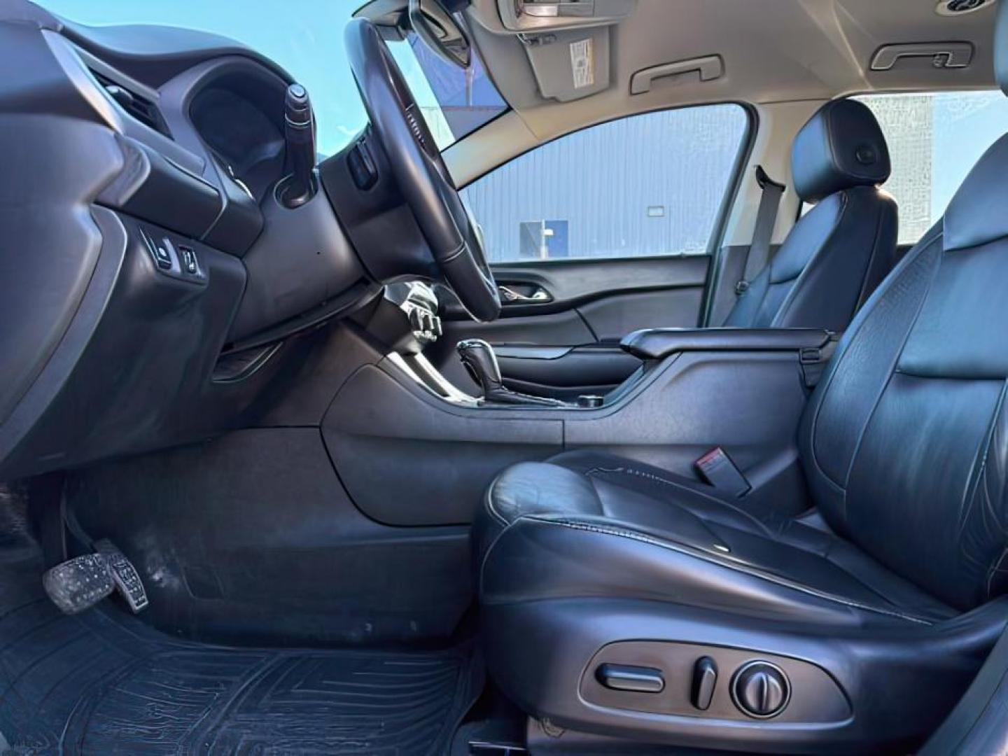 2017 BLACK /Jet Black GMC Acadia (1GKKNULS9HZ) with an 36L V-6 gasoline direct injection engine, Automatic transmission, located at 1175 N Woodruff Ave, Idaho Falls, ID, 83401, 43.506901, -111.999657 - At Timberline Auto, finding a great deal on your next vehicle is always easy! Our experienced sales staff's goal is to help find you the right vehicle at the right price! Our knowledgeable finance department has options for almost any credit score. We offer extended service contract options to prote - Photo#14