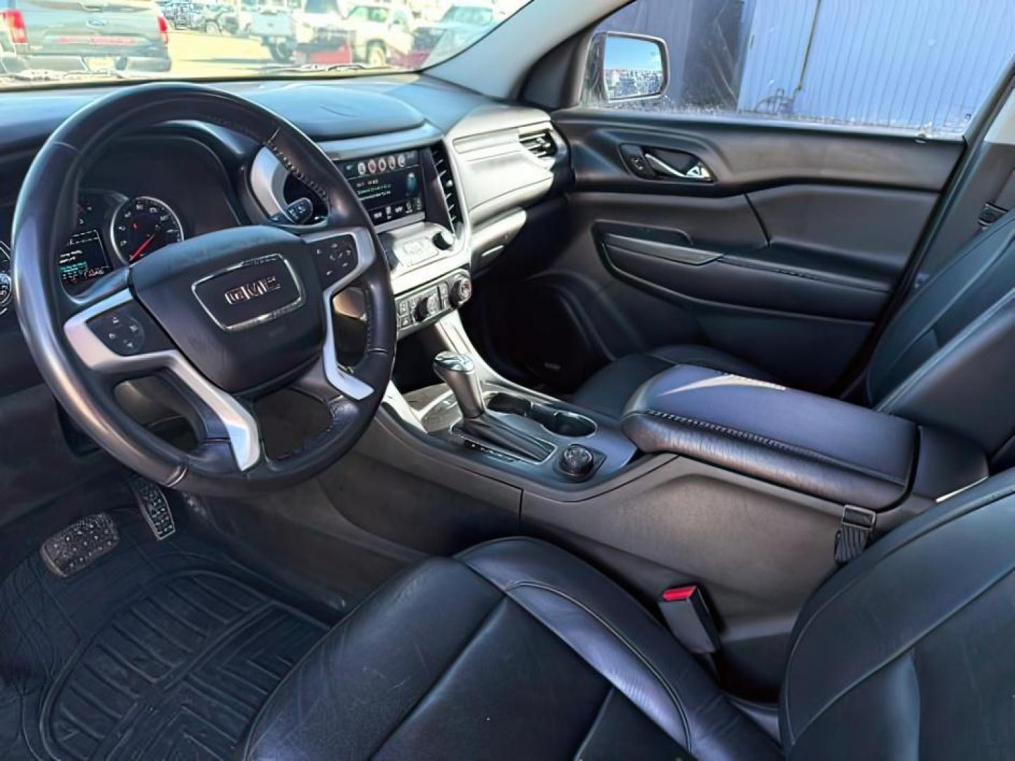 2017 BLACK /Jet Black GMC Acadia (1GKKNULS9HZ) with an 36L V-6 gasoline direct injection engine, Automatic transmission, located at 1175 N Woodruff Ave, Idaho Falls, ID, 83401, 43.506901, -111.999657 - At Timberline Auto, finding a great deal on your next vehicle is always easy! Our experienced sales staff's goal is to help find you the right vehicle at the right price! Our knowledgeable finance department has options for almost any credit score. We offer extended service contract options to prote - Photo#15