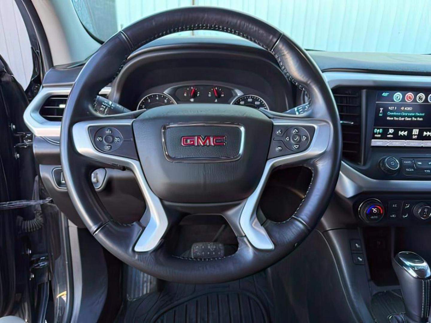 2017 BLACK /Jet Black GMC Acadia (1GKKNULS9HZ) with an 36L V-6 gasoline direct injection engine, Automatic transmission, located at 1175 N Woodruff Ave, Idaho Falls, ID, 83401, 43.506901, -111.999657 - At Timberline Auto, finding a great deal on your next vehicle is always easy! Our experienced sales staff's goal is to help find you the right vehicle at the right price! Our knowledgeable finance department has options for almost any credit score. We offer extended service contract options to prote - Photo#16