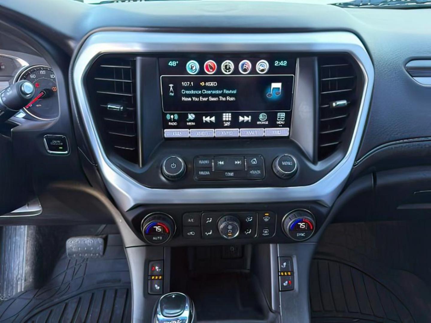 2017 BLACK /Jet Black GMC Acadia (1GKKNULS9HZ) with an 36L V-6 gasoline direct injection engine, Automatic transmission, located at 1175 N Woodruff Ave, Idaho Falls, ID, 83401, 43.506901, -111.999657 - At Timberline Auto, finding a great deal on your next vehicle is always easy! Our experienced sales staff's goal is to help find you the right vehicle at the right price! Our knowledgeable finance department has options for almost any credit score. We offer extended service contract options to prote - Photo#17