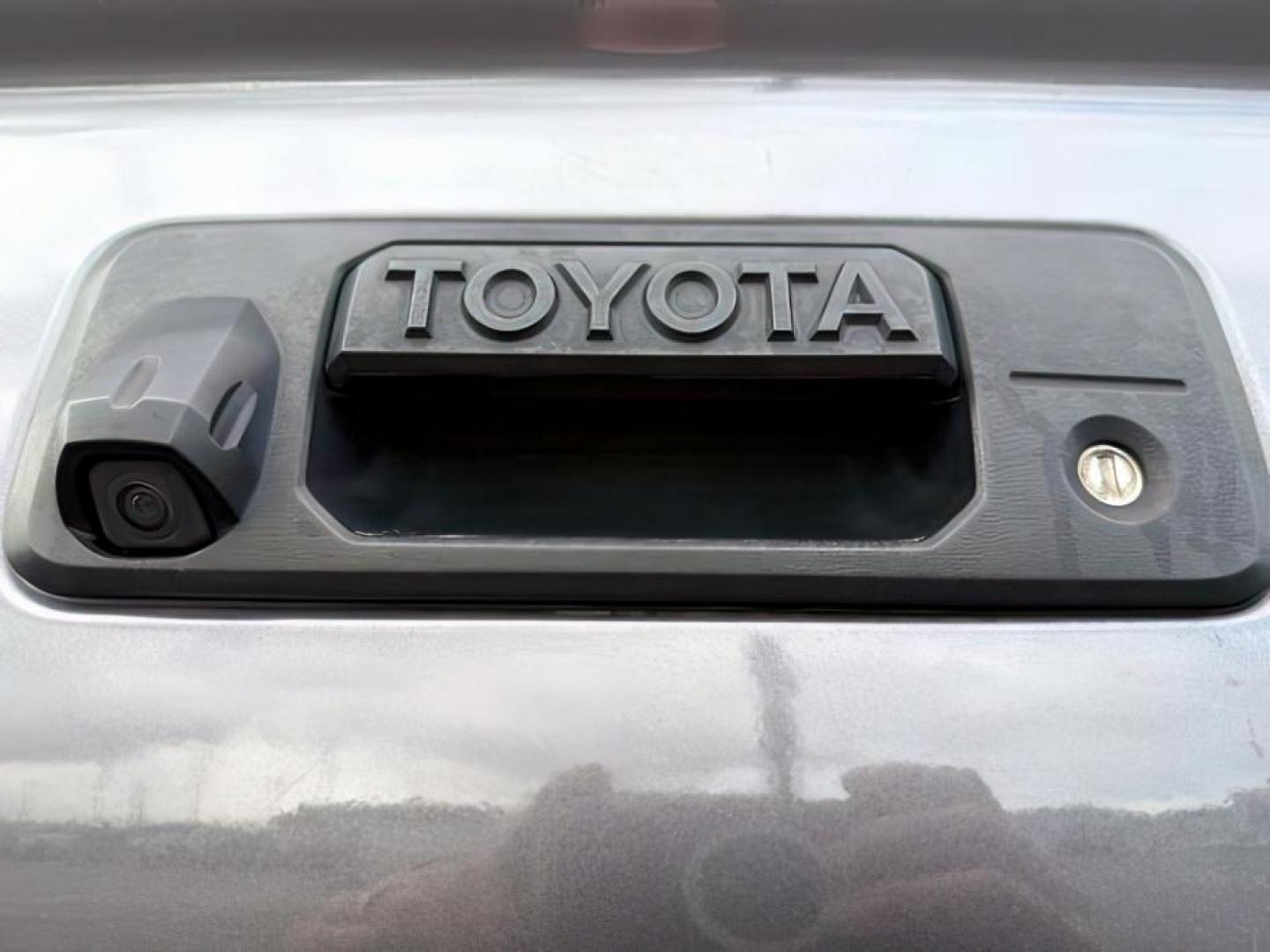 2016 Magnetic Gray Metallic /Black Toyota Tundra (5TFDY5F12GX) with an I-FORCE 57L V-8 DOHC engine, Automatic transmission, located at 1175 N Woodruff Ave, Idaho Falls, ID, 83401, 43.506901, -111.999657 - At Timberline Auto, finding a great deal on your next vehicle is always easy! Our experienced sales staff's goal is to help find you the right vehicle at the right price! Our knowledgeable finance department has options for almost any credit score. We offer extended service contract options to prote - Photo#3