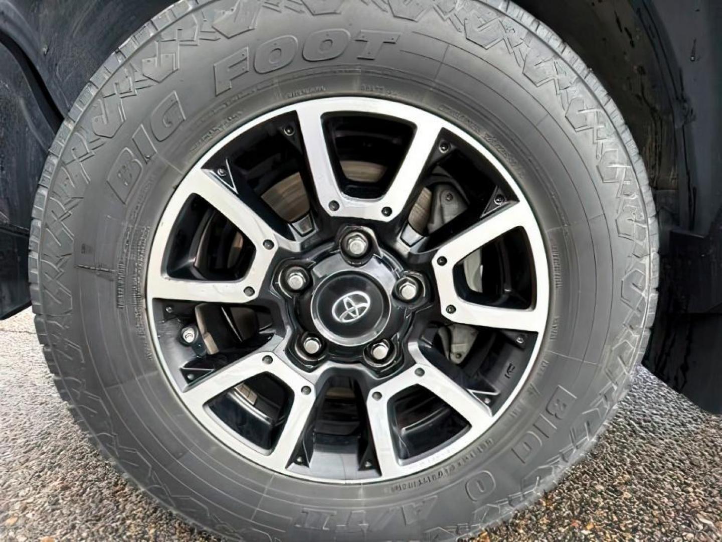 2016 Magnetic Gray Metallic /Black Toyota Tundra (5TFDY5F12GX) with an I-FORCE 57L V-8 DOHC engine, Automatic transmission, located at 1175 N Woodruff Ave, Idaho Falls, ID, 83401, 43.506901, -111.999657 - At Timberline Auto, finding a great deal on your next vehicle is always easy! Our experienced sales staff's goal is to help find you the right vehicle at the right price! Our knowledgeable finance department has options for almost any credit score. We offer extended service contract options to prote - Photo#9