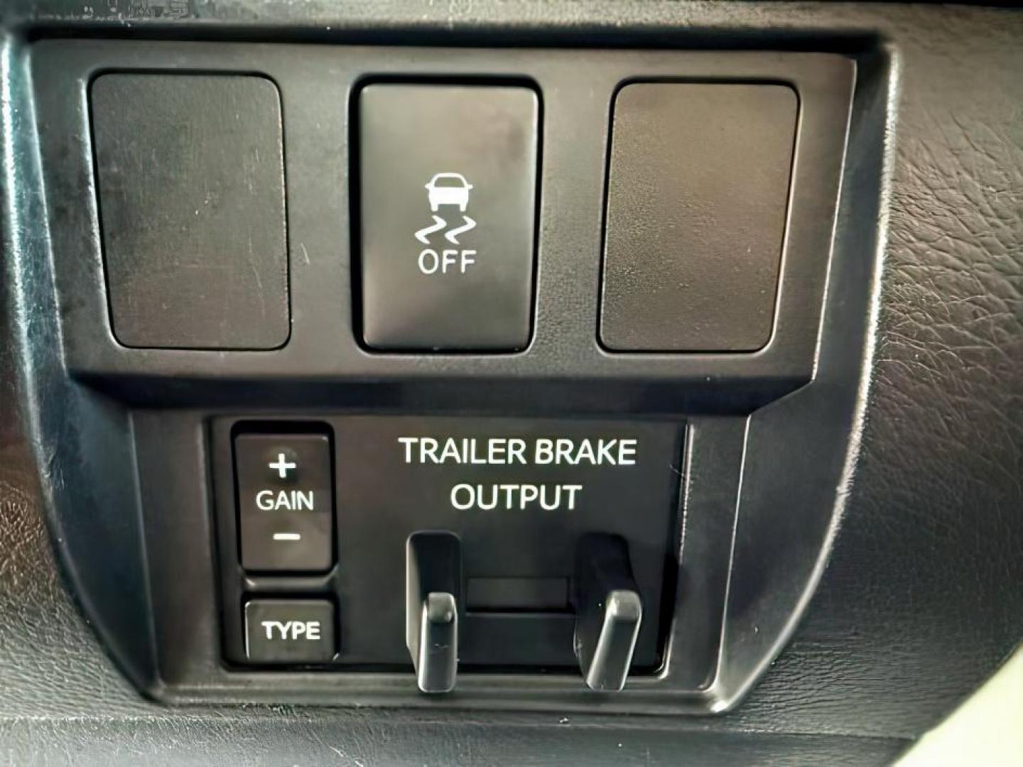 2016 Magnetic Gray Metallic /Black Toyota Tundra (5TFDY5F12GX) with an I-FORCE 57L V-8 DOHC engine, Automatic transmission, located at 1175 N Woodruff Ave, Idaho Falls, ID, 83401, 43.506901, -111.999657 - At Timberline Auto, finding a great deal on your next vehicle is always easy! Our experienced sales staff's goal is to help find you the right vehicle at the right price! Our knowledgeable finance department has options for almost any credit score. We offer extended service contract options to prote - Photo#17