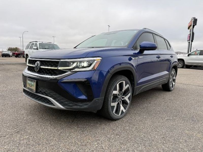 photo of 2022 Volkswagen Taos 1.5T SEL