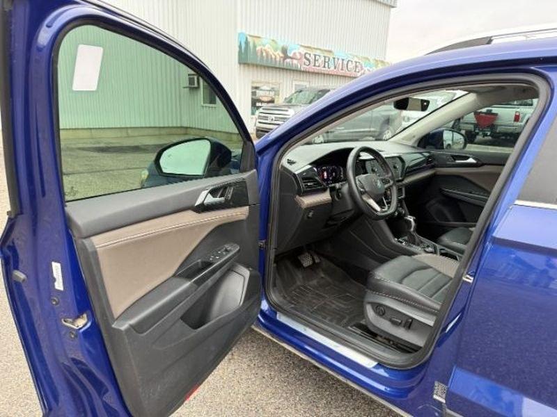 2022 Cornflower Blue /Gray/Black Volkswagen Taos SEL (3VV2X7B2XNM) with an 4 Cyl, 1.5L engine, 7-speed auto-shift manual transmission, located at 1175 N Woodruff Ave, Idaho Falls, ID, 83401, 43.506901, -111.999657 - <b>Vehicle Details</b><br>Looking for a stylish, capable SUV in Idaho Falls, ID? This pre-owned 2022 Volkswagen Taos SEL 4Motion delivers the comfort, technology, and confidence you want in a premium compact crossover. Equipped with AWD and a 4-cylinder, 1.5L gasoline engine, the Volkswagen Taos is- Photo#9
