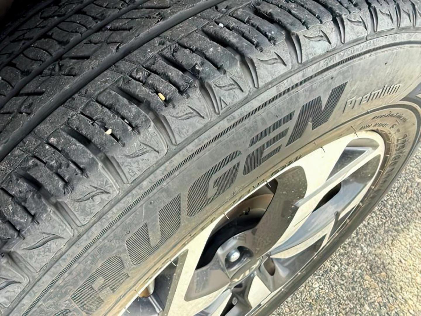 2021 Clear White /Black KIA Sportage (KNDPMCAC4M7) with an Theta II 24L I-4 gasoline direct injection engine, Automatic transmission, located at 1175 N Woodruff Ave, Idaho Falls, ID, 83401, 43.506901, -111.999657 - At Timberline Auto, finding a great deal on your next vehicle is always easy! Our experienced sales staff's goal is to help find you the right vehicle at the right price! Our knowledgeable finance department has options for almost any credit score. We offer extended service contract options to prote - Photo#11