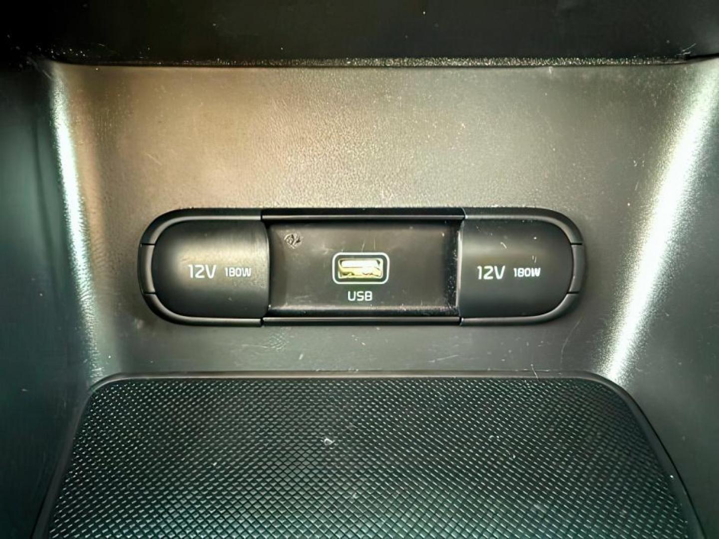 2021 Clear White /Black KIA Sportage (KNDPMCAC4M7) with an Theta II 24L I-4 gasoline direct injection engine, Automatic transmission, located at 1175 N Woodruff Ave, Idaho Falls, ID, 83401, 43.506901, -111.999657 - At Timberline Auto, finding a great deal on your next vehicle is always easy! Our experienced sales staff's goal is to help find you the right vehicle at the right price! Our knowledgeable finance department has options for almost any credit score. We offer extended service contract options to prote - Photo#18