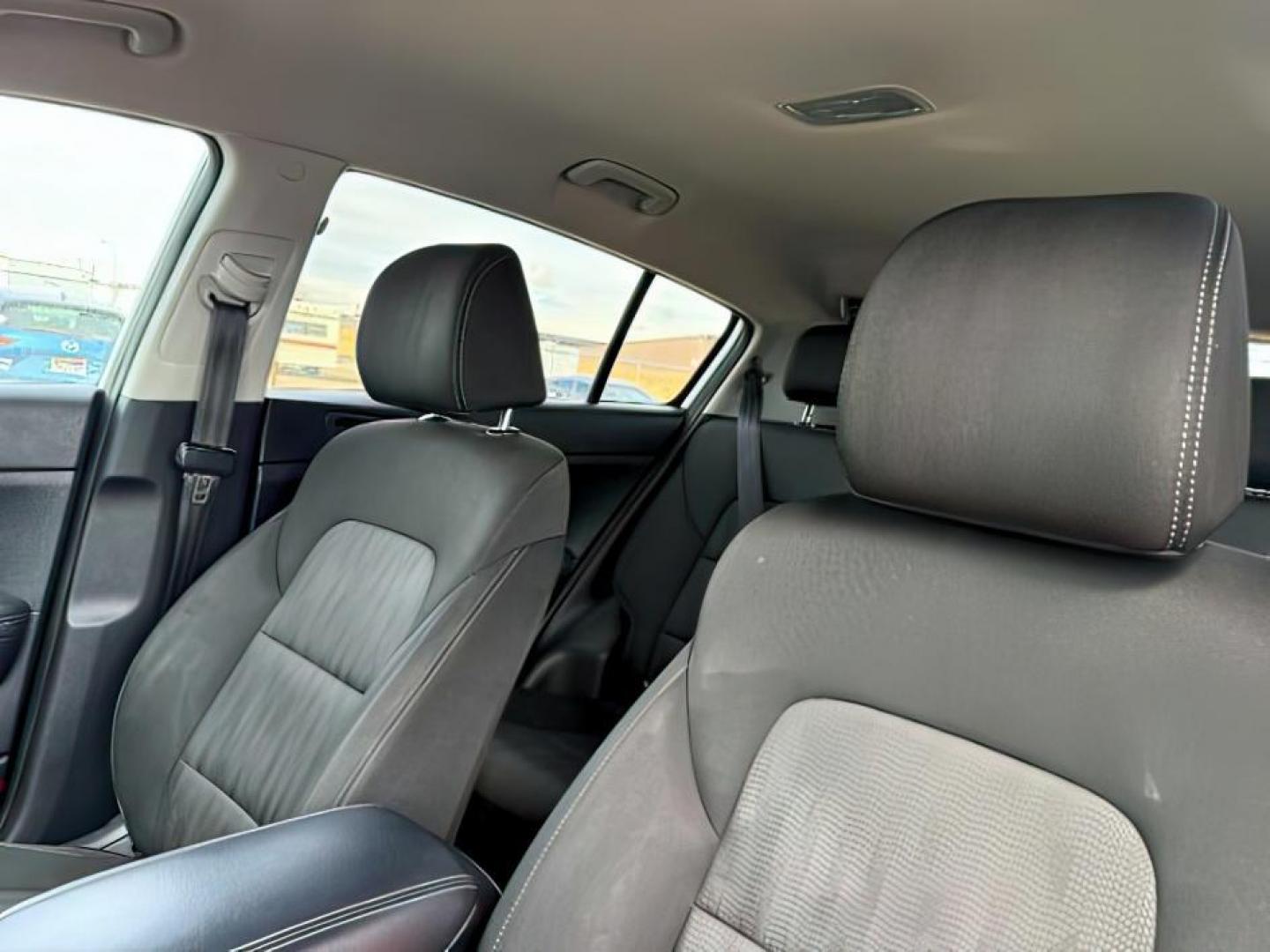 2021 Clear White /Black KIA Sportage (KNDPMCAC4M7) with an Theta II 24L I-4 gasoline direct injection engine, Automatic transmission, located at 1175 N Woodruff Ave, Idaho Falls, ID, 83401, 43.506901, -111.999657 - At Timberline Auto, finding a great deal on your next vehicle is always easy! Our experienced sales staff's goal is to help find you the right vehicle at the right price! Our knowledgeable finance department has options for almost any credit score. We offer extended service contract options to prote - Photo#21