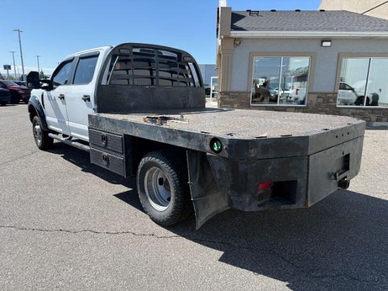 2017 Oxford White /Medium Earth Gray Ford F-350 XL (1FD8W3HT3HE) with an V8, 6.7L engine, 6-speed automatic transmission, located at 1175 N Woodruff Ave, Idaho Falls, ID, 83401, 43.506901, -111.999657 - <b>Vehicle Details</b><br>Looking for a powerful heavy-duty truck in Idaho Falls, ID? This 2017 Ford F-350 Super Duty XL Crew Cab Long Bed DRW 4WD is built to handle demanding jobs, weekend towing, and everyday driving with confidence. Equipped with a robust 6.7L V8 Power Stroke Diesel engine, 4WD,- Photo#2