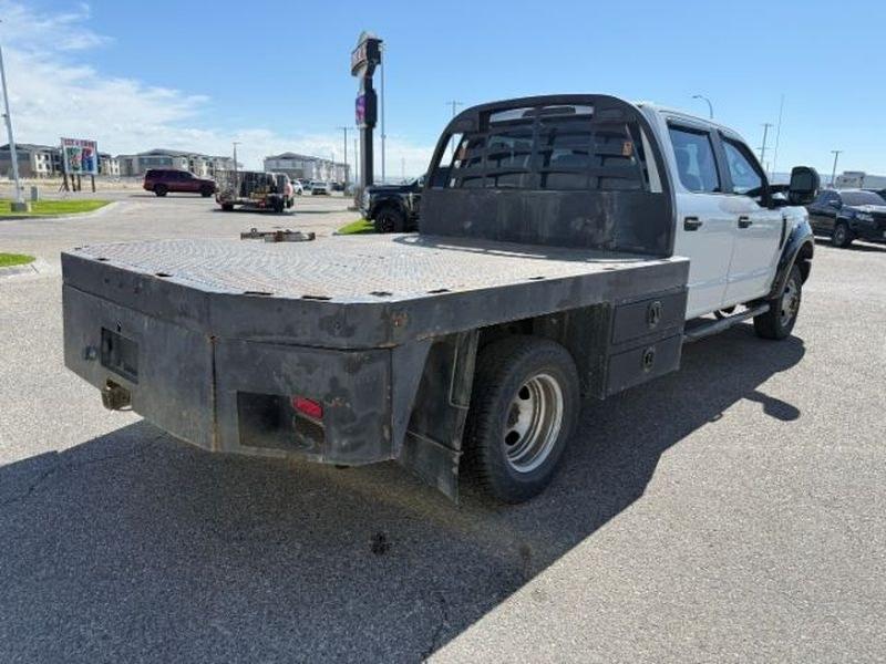 2017 Oxford White /Medium Earth Gray Ford F-350 XL (1FD8W3HT3HE) with an V8, 6.7L engine, 6-speed automatic transmission, located at 1175 N Woodruff Ave, Idaho Falls, ID, 83401, 43.506901, -111.999657 - <b>Vehicle Details</b><br>Looking for a powerful heavy-duty truck in Idaho Falls, ID? This 2017 Ford F-350 Super Duty XL Crew Cab Long Bed DRW 4WD is built to handle demanding jobs, weekend towing, and everyday driving with confidence. Equipped with a robust 6.7L V8 Power Stroke Diesel engine, 4WD,- Photo#4