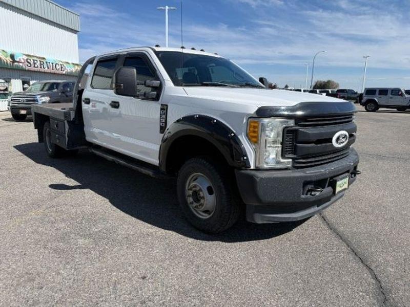 2017 Oxford White /Medium Earth Gray Ford F-350 XL (1FD8W3HT3HE) with an V8, 6.7L engine, 6-speed automatic transmission, located at 1175 N Woodruff Ave, Idaho Falls, ID, 83401, 43.506901, -111.999657 - <b>Vehicle Details</b><br>Looking for a powerful heavy-duty truck in Idaho Falls, ID? This 2017 Ford F-350 Super Duty XL Crew Cab Long Bed DRW 4WD is built to handle demanding jobs, weekend towing, and everyday driving with confidence. Equipped with a robust 6.7L V8 Power Stroke Diesel engine, 4WD,- Photo#6