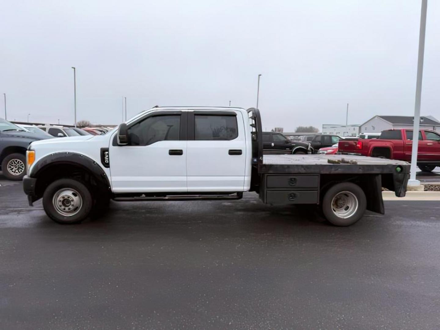 2017 WHITE /VINYL Ford F-350 SD (1FD8W3HT3HE) with an 67L engine, Automatic transmission, located at 1175 N Woodruff Ave, Idaho Falls, ID, 83401, 43.506901, -111.999657 - At Timberline Auto, finding a great deal on your next vehicle is always easy! Our experienced sales staff's goal is to help find you the right vehicle at the right price! Our knowledgeable finance department has options for almost any credit score. We offer extended service contract options to prote - Photo#0