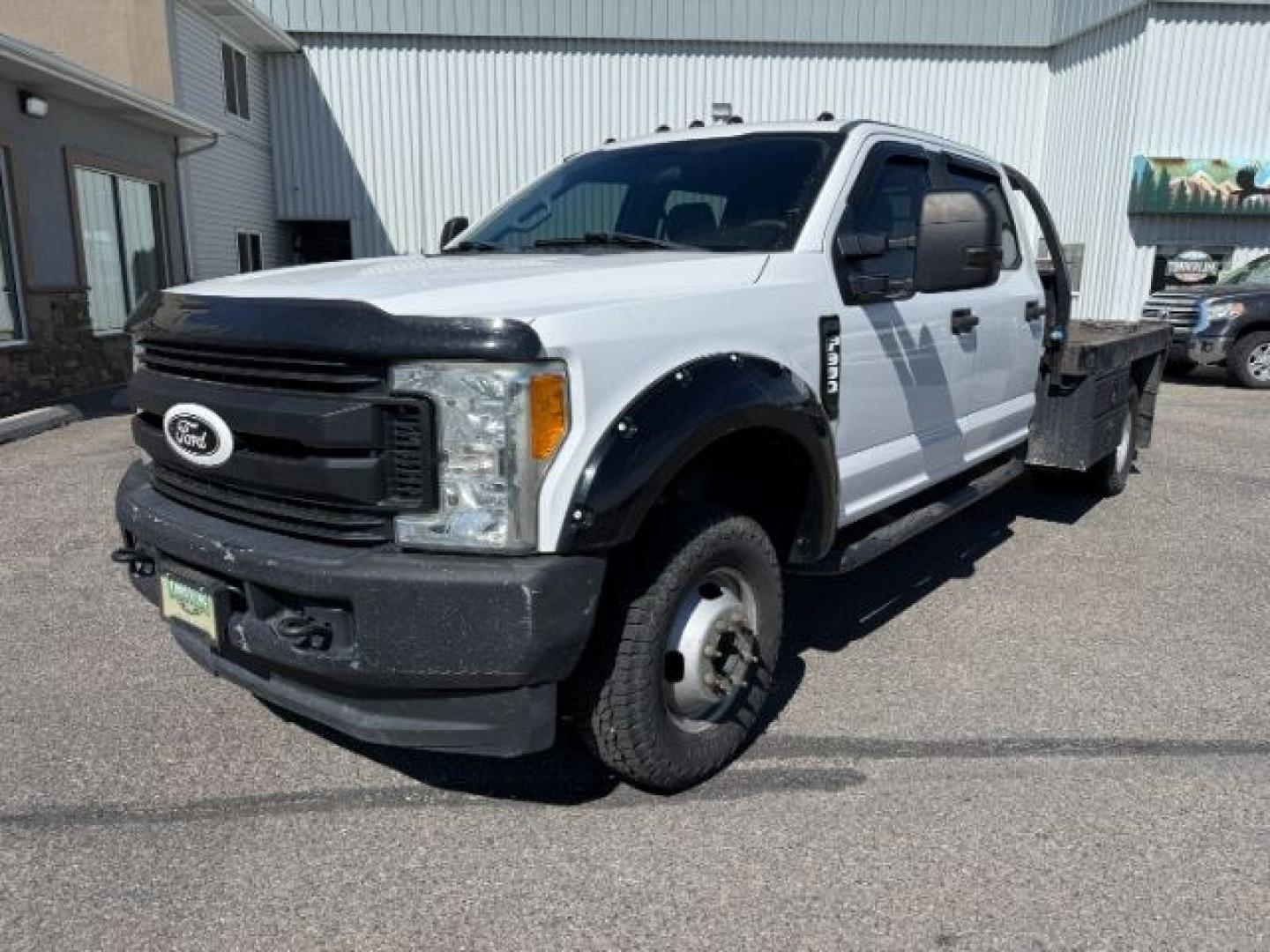 2017 WHITE /VINYL Ford F-350 SD (1FD8W3HT3HE) with an 67L engine, Automatic transmission, located at 1175 N Woodruff Ave, Idaho Falls, ID, 83401, 43.506901, -111.999657 - At Timberline Auto, finding a great deal on your next vehicle is always easy! Our experienced sales staff's goal is to help find you the right vehicle at the right price! Our knowledgeable finance department has options for almost any credit score. We offer extended service contract options to prote - Photo#23