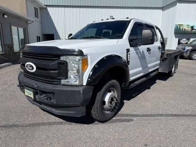 2017 WHITE /VINYL Ford F-350 SD (1FD8W3HT3HE) with an 67L engine, Automatic transmission, located at 1175 N Woodruff Ave, Idaho Falls, ID, 83401, 43.506901, -111.999657 - At Timberline Auto, finding a great deal on your next vehicle is always easy! Our experienced sales staff's goal is to help find you the right vehicle at the right price! Our knowledgeable finance department has options for almost any credit score. We offer extended service contract options to prote - Photo#23
