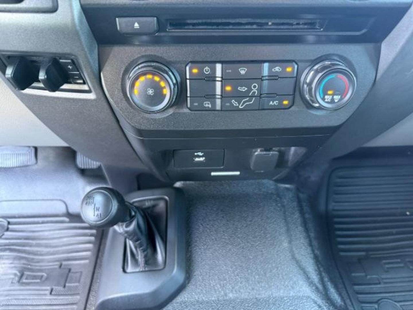 2017 WHITE /VINYL Ford F-350 SD (1FD8W3HT3HE) with an 67L engine, Automatic transmission, located at 1175 N Woodruff Ave, Idaho Falls, ID, 83401, 43.506901, -111.999657 - At Timberline Auto, finding a great deal on your next vehicle is always easy! Our experienced sales staff's goal is to help find you the right vehicle at the right price! Our knowledgeable finance department has options for almost any credit score. We offer extended service contract options to prote - Photo#38