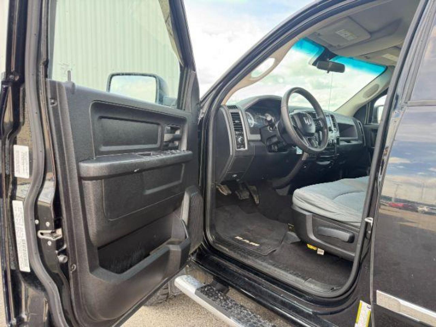 2013 BLACK /CLOTH Ram 1500 (1C6RR7FG7DS) with an 36 V6 engine, Automatic transmission, located at 1175 N Woodruff Ave, Idaho Falls, ID, 83401, 43.506901, -111.999657 - At Timberline Auto, finding a great deal on your next vehicle is always easy! Our experienced sales staff's goal is to help find you the right vehicle at the right price! Our knowledgeable finance department has options for almost any credit score. We offer extended service contract options to prote - Photo#10