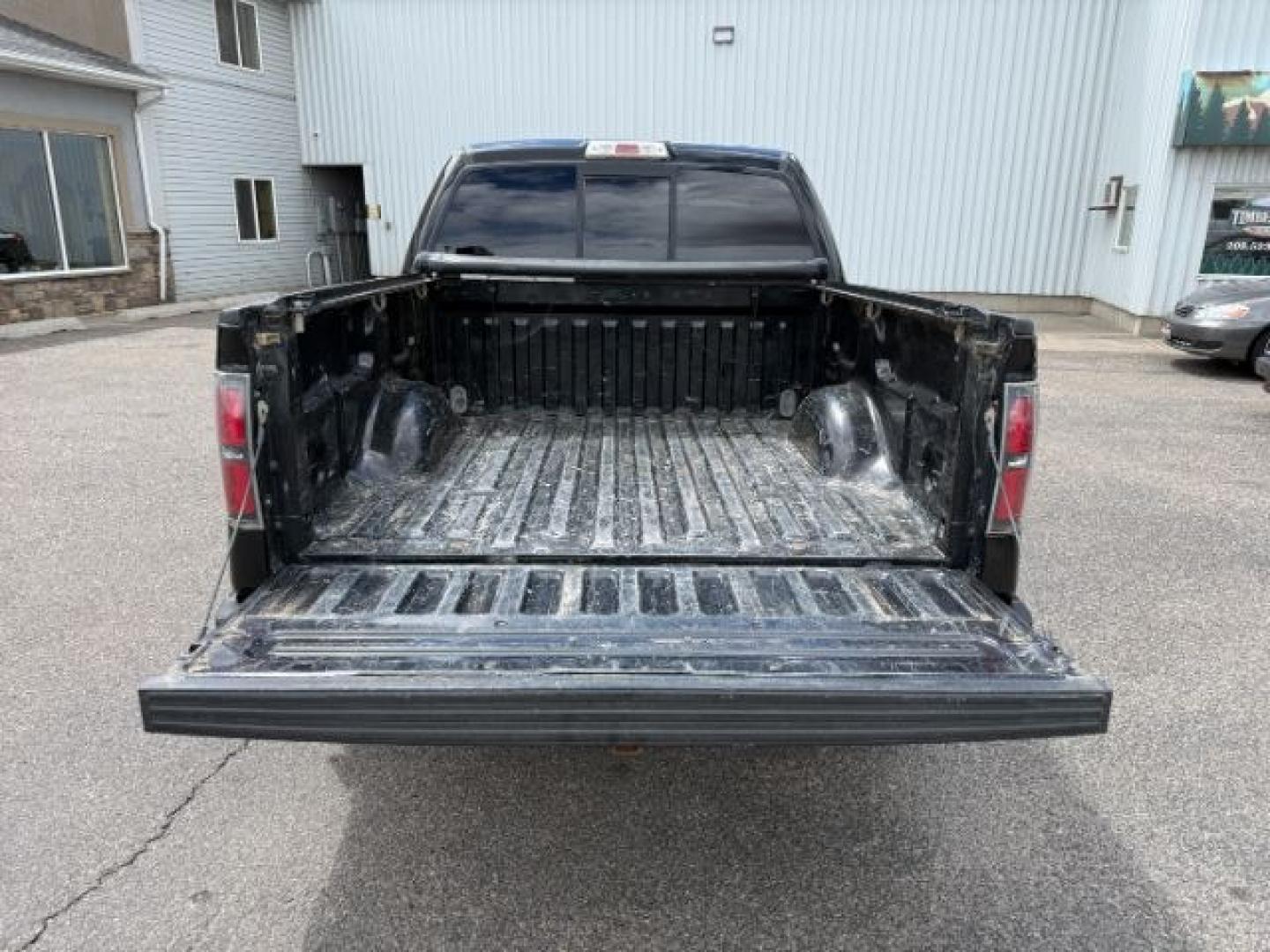 2012 BLACK /Steel Grey Ford F-150 XLT (1FTFW1EF5CK) with an 5L V-8 DOHC engine, AUTOMATIC transmission, located at 1235 N Woodruff Ave., Idaho Falls, 83401, (208) 523-1053, 43.507172, -112.000488 - At Timberline Auto, finding a great deal on your next vehicle is always easy! Our experienced sales staff's goal is to help find you the right vehicle at the right price! Our knowledgeable finance department has options for almost any credit score. We offer extended service contract options to prote - Photo#31