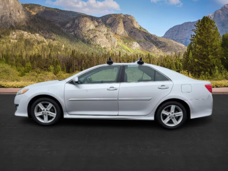 photo of 2013 Toyota Camry XLE