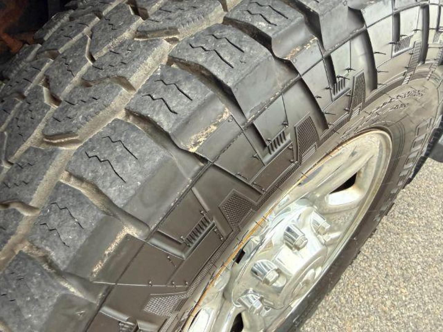 2015 Bright White Clearcoat /Diesel Gray/Black Ram 2500 SLT (3C6UR5DJ5FG) with an HEMI 6.4L V-8 VVT variable valve control engine, AUTOMATIC transmission, located at 1235 N Woodruff Ave., Idaho Falls, 83401, (208) 523-1053, 43.507172, -112.000488 - At Timberline Auto, finding a great deal on your next vehicle is always easy! Our experienced sales staff's goal is to help find you the right vehicle at the right price! Our knowledgeable finance department has options for almost any credit score. We offer extended service contract options to prote - Photo#32