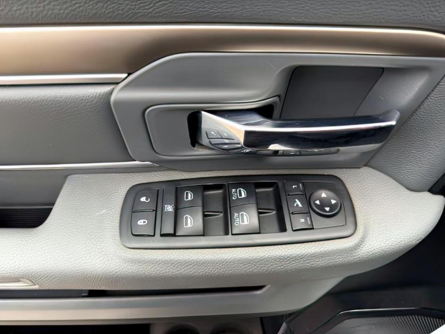 2015 Bright White Clearcoat /Diesel Gray/Black Ram 2500 SLT (3C6UR5DJ5FG) with an HEMI 6.4L V-8 VVT variable valve control engine, AUTOMATIC transmission, located at 1235 N Woodruff Ave., Idaho Falls, 83401, (208) 523-1053, 43.507172, -112.000488 - At Timberline Auto, finding a great deal on your next vehicle is always easy! Our experienced sales staff's goal is to help find you the right vehicle at the right price! Our knowledgeable finance department has options for almost any credit score. We offer extended service contract options to prote - Photo#19