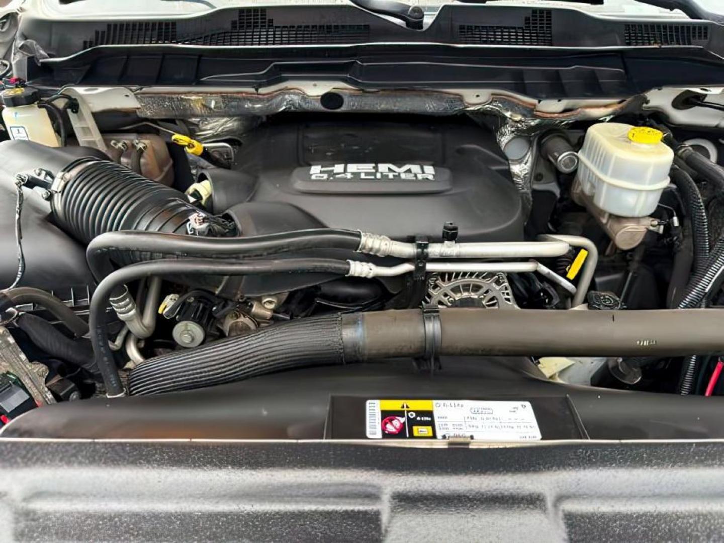 2015 Bright White Clearcoat /Diesel Gray/Black Ram 2500 SLT (3C6UR5DJ5FG) with an HEMI 6.4L V-8 VVT variable valve control engine, AUTOMATIC transmission, located at 1235 N Woodruff Ave., Idaho Falls, 83401, (208) 523-1053, 43.507172, -112.000488 - At Timberline Auto, finding a great deal on your next vehicle is always easy! Our experienced sales staff's goal is to help find you the right vehicle at the right price! Our knowledgeable finance department has options for almost any credit score. We offer extended service contract options to prote - Photo#22