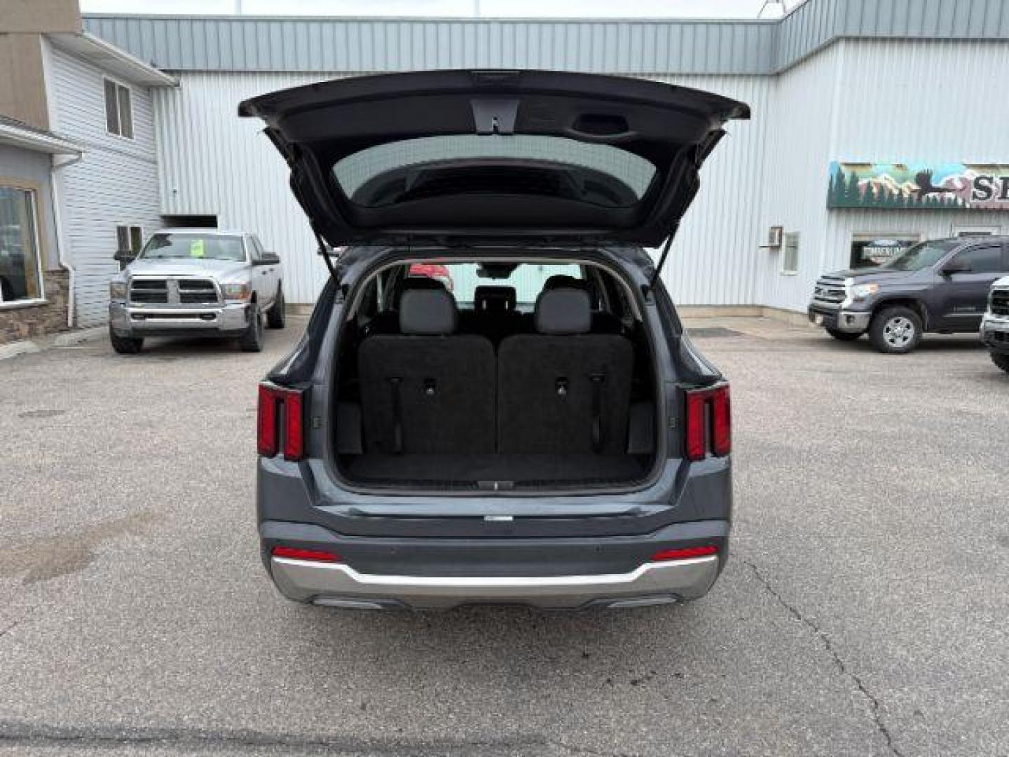 2024 GREY /Black Kia Sorento S (5XYRLDJC9RG) with an 2.5L I-4 port/direct injection engine, AUTOMATIC transmission, located at 1235 N Woodruff Ave., Idaho Falls, 83401, (208) 523-1053, 43.507172, -112.000488 - Photo#33