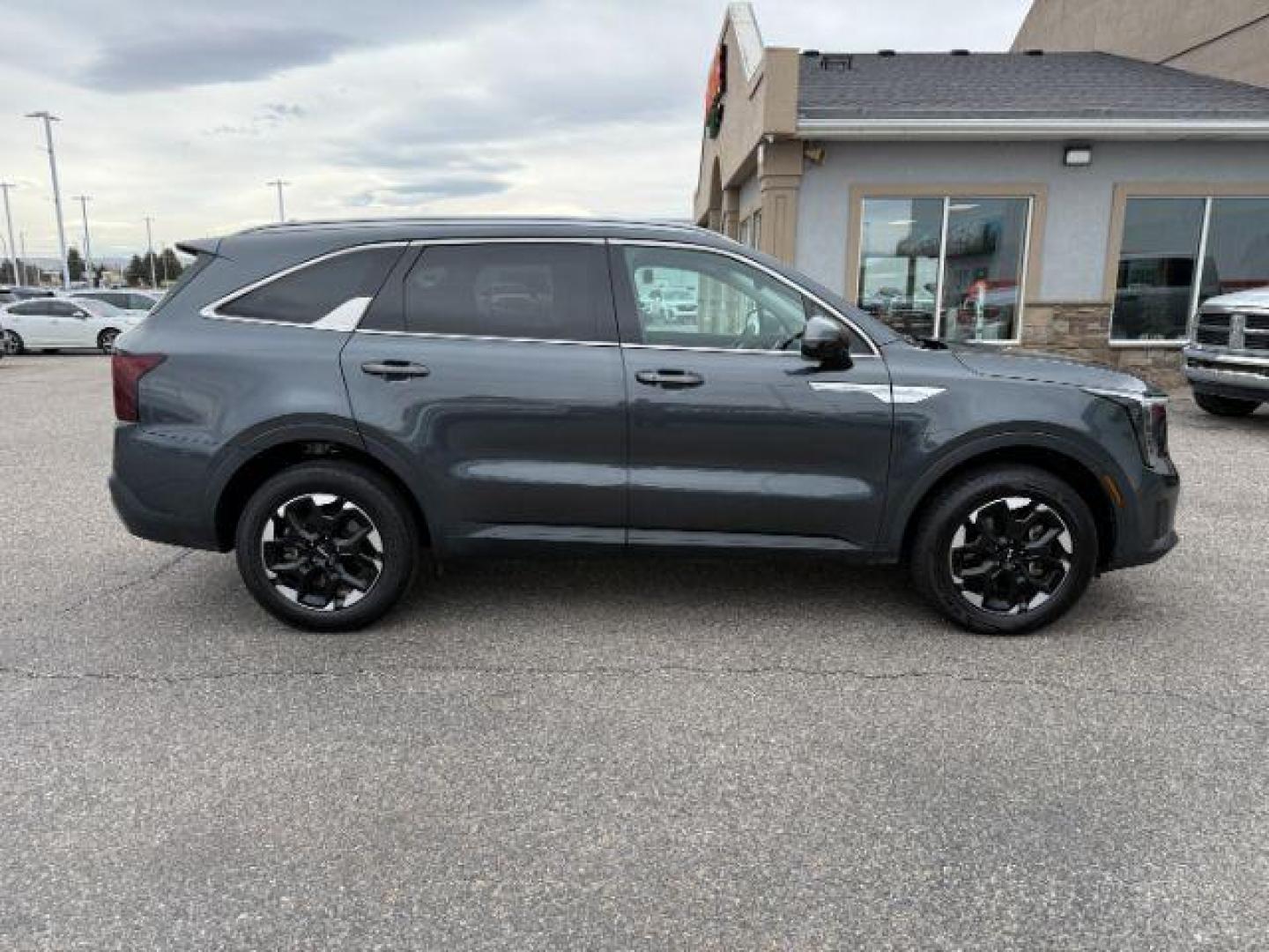 2024 GREY /Black Kia Sorento S (5XYRLDJC9RG) with an 2.5L I-4 port/direct injection engine, AUTOMATIC transmission, located at 1235 N Woodruff Ave., Idaho Falls, 83401, (208) 523-1053, 43.507172, -112.000488 - Photo#36