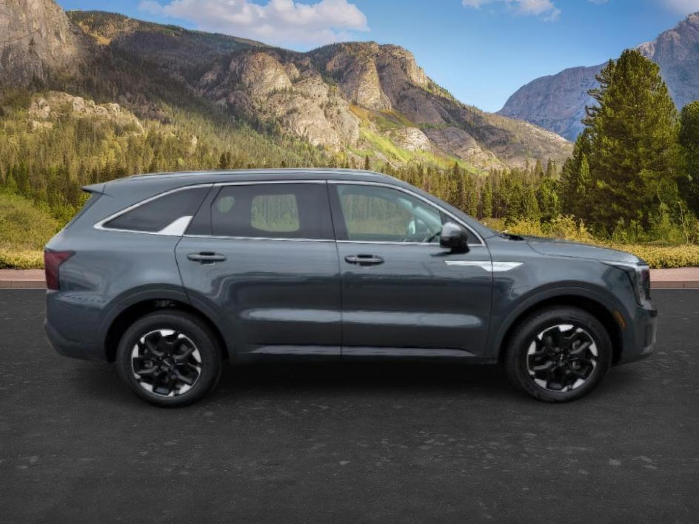 2024 GREY /Black Kia Sorento S (5XYRLDJC9RG) with an 2.5L I-4 port/direct injection engine, AUTOMATIC transmission, located at 1235 N Woodruff Ave., Idaho Falls, 83401, (208) 523-1053, 43.507172, -112.000488 - Photo#8