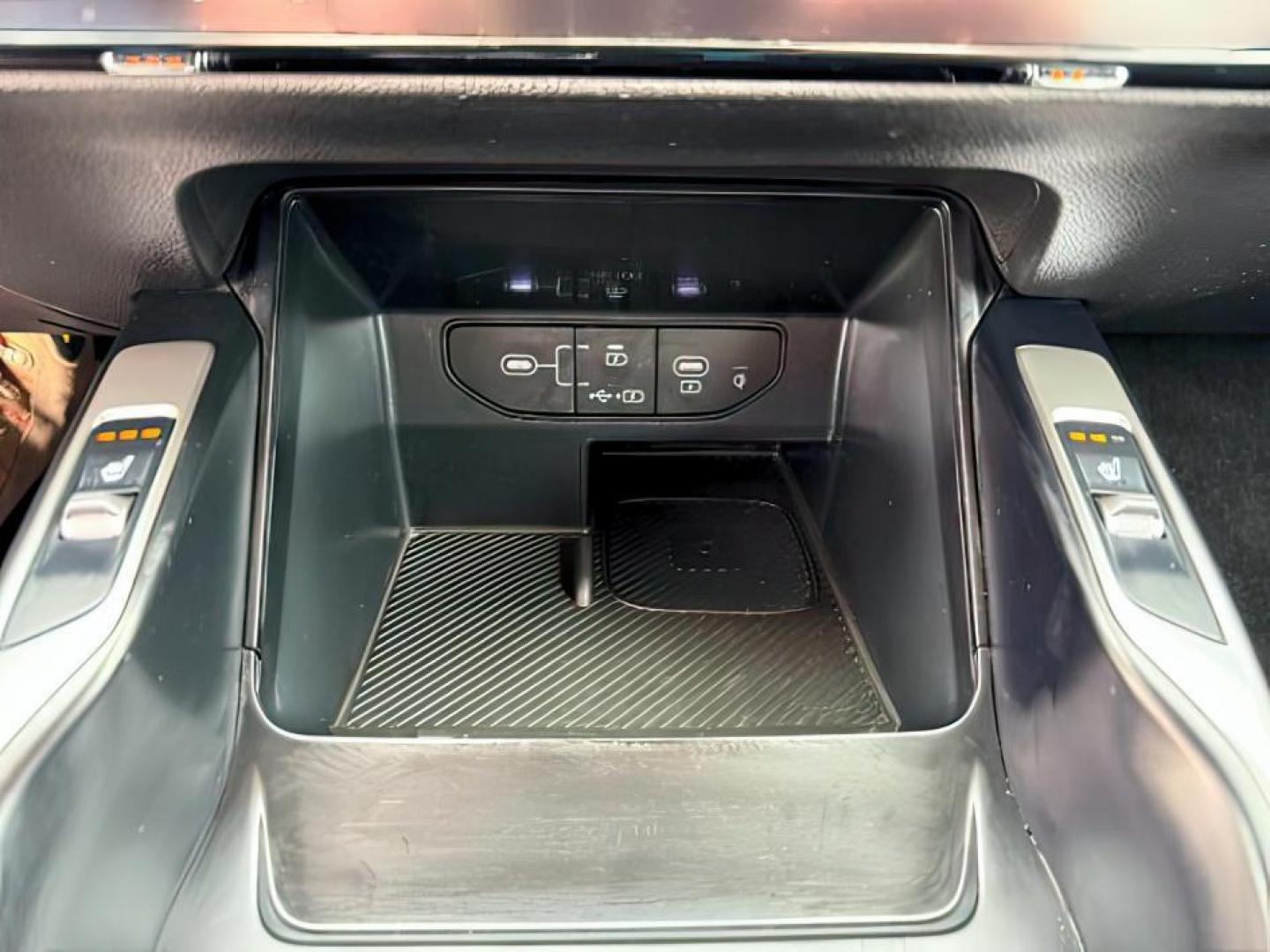 2024 GREY /Black Kia Sorento S (5XYRLDJC9RG) with an 2.5L I-4 port/direct injection engine, AUTOMATIC transmission, located at 1235 N Woodruff Ave., Idaho Falls, 83401, (208) 523-1053, 43.507172, -112.000488 - Photo#18