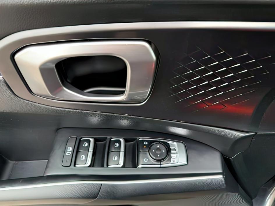 2024 GRAY /Black KIA Sorento (5XYRLDJC9RG) with an 25L I-4 portdirect injection engine, Automatic transmission, located at 1175 N Woodruff Ave, Idaho Falls, ID, 83401, 43.506901, -111.999657 - 2024 Kia Sorento AWD powered by a 2.5L 4-cylinder engine paired with an 8-speed automatic transmission. Midsize SUV offering solid everyday performance, smooth shifting, and all-weather traction for Idaho driving conditions. Features include touchscreen infotainment, Bluetooth connectivity, Apple Ca- Photo#24