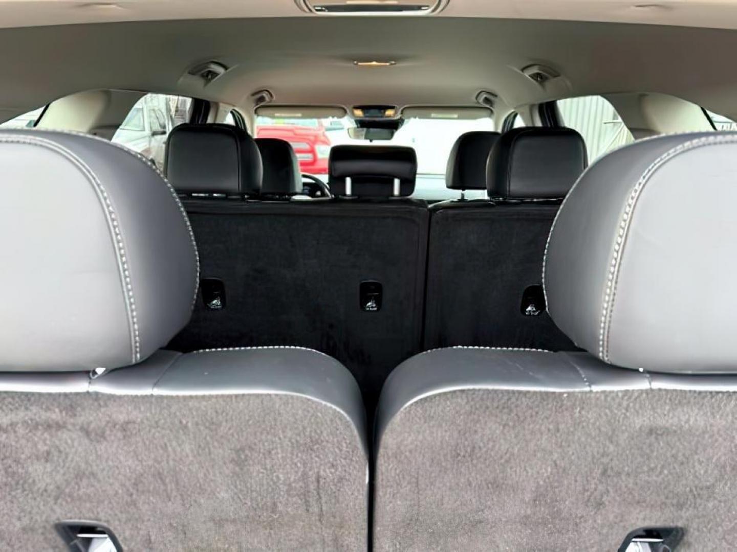 2024 GREY /Black KIA Sorento (5XYRLDJC9RG) with an 25L I-4 portdirect injection engine, Automatic transmission, located at 1175 N Woodruff Ave, Idaho Falls, ID, 83401, 43.506901, -111.999657 - At Timberline Auto, finding a great deal on your next vehicle is always easy! Our experienced sales staff's goal is to help find you the right vehicle at the right price! Our knowledgeable finance department has options for almost any credit score. We offer extended service contract options to prote - Photo#6