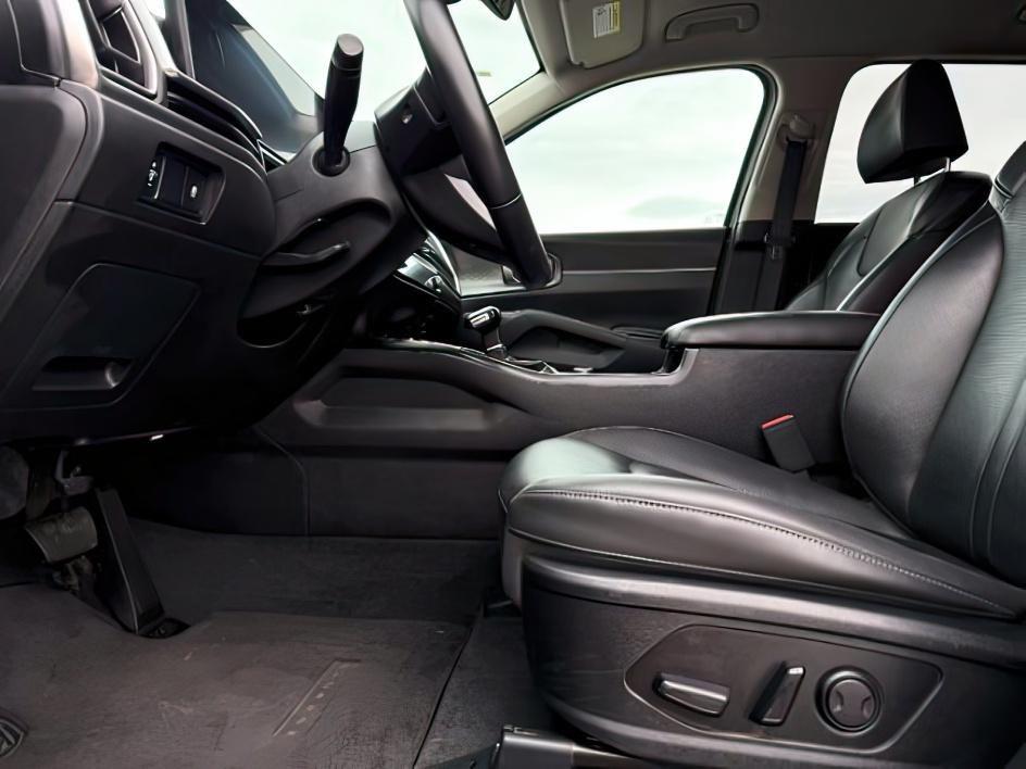 2024 GRAY /Black Kia Sorento S (5XYRLDJC9RG) with an 2.5L I-4 port/direct injection engine, AUTOMATIC transmission, located at 1235 N Woodruff Ave., Idaho Falls, 83401, (208) 523-1053, 43.507172, -112.000488 - 2024 Kia Sorento AWD powered by a 2.5L 4-cylinder engine paired with an 8-speed automatic transmission. Midsize SUV offering solid everyday performance, smooth shifting, and all-weather traction for Idaho driving conditions. Features include touchscreen infotainment, Bluetooth connectivity, Apple Ca- Photo#13