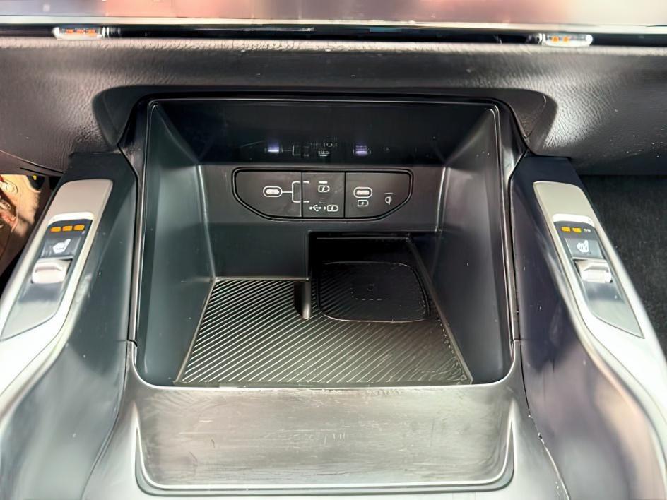 2024 GRAY /Black Kia Sorento S (5XYRLDJC9RG) with an 2.5L I-4 port/direct injection engine, AUTOMATIC transmission, located at 1235 N Woodruff Ave., Idaho Falls, 83401, (208) 523-1053, 43.507172, -112.000488 - 2024 Kia Sorento AWD powered by a 2.5L 4-cylinder engine paired with an 8-speed automatic transmission. Midsize SUV offering solid everyday performance, smooth shifting, and all-weather traction for Idaho driving conditions. Features include touchscreen infotainment, Bluetooth connectivity, Apple Ca- Photo#18