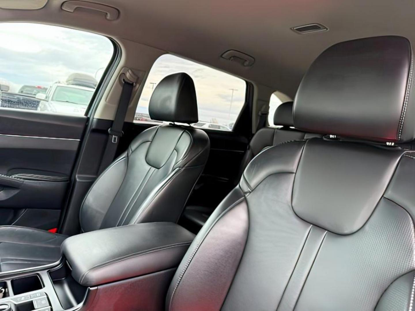 2024 GREY /Black KIA Sorento (5XYRLDJC9RG) with an 25L I-4 portdirect injection engine, Automatic transmission, located at 1175 N Woodruff Ave, Idaho Falls, ID, 83401, 43.506901, -111.999657 - At Timberline Auto, finding a great deal on your next vehicle is always easy! Our experienced sales staff's goal is to help find you the right vehicle at the right price! Our knowledgeable finance department has options for almost any credit score. We offer extended service contract options to prote - Photo#23