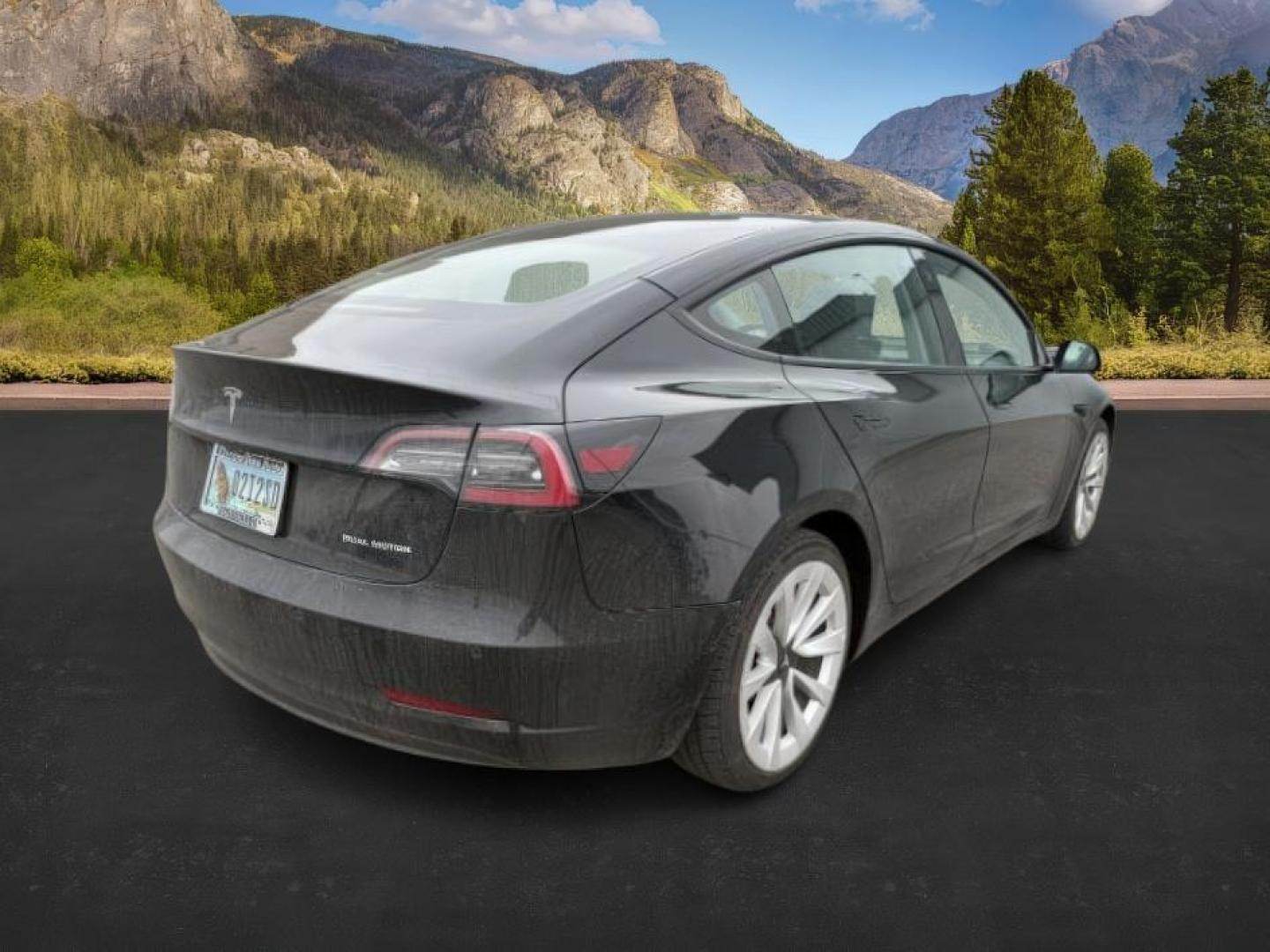 2022 BLACK /LEATHER Tesla Model 3 (5YJ3E1EBXNF) with an ELECTRIC engine, Automatic transmission, located at 1175 N Woodruff Ave, Idaho Falls, ID, 83401, 43.506901, -111.999657 - At Timberline Auto, finding a great deal on your next vehicle is always easy! Our experienced sales staff's goal is to help find you the right vehicle at the right price! Our knowledgeable finance department has options for almost any credit score. We offer extended service contract options to prote - Photo#4