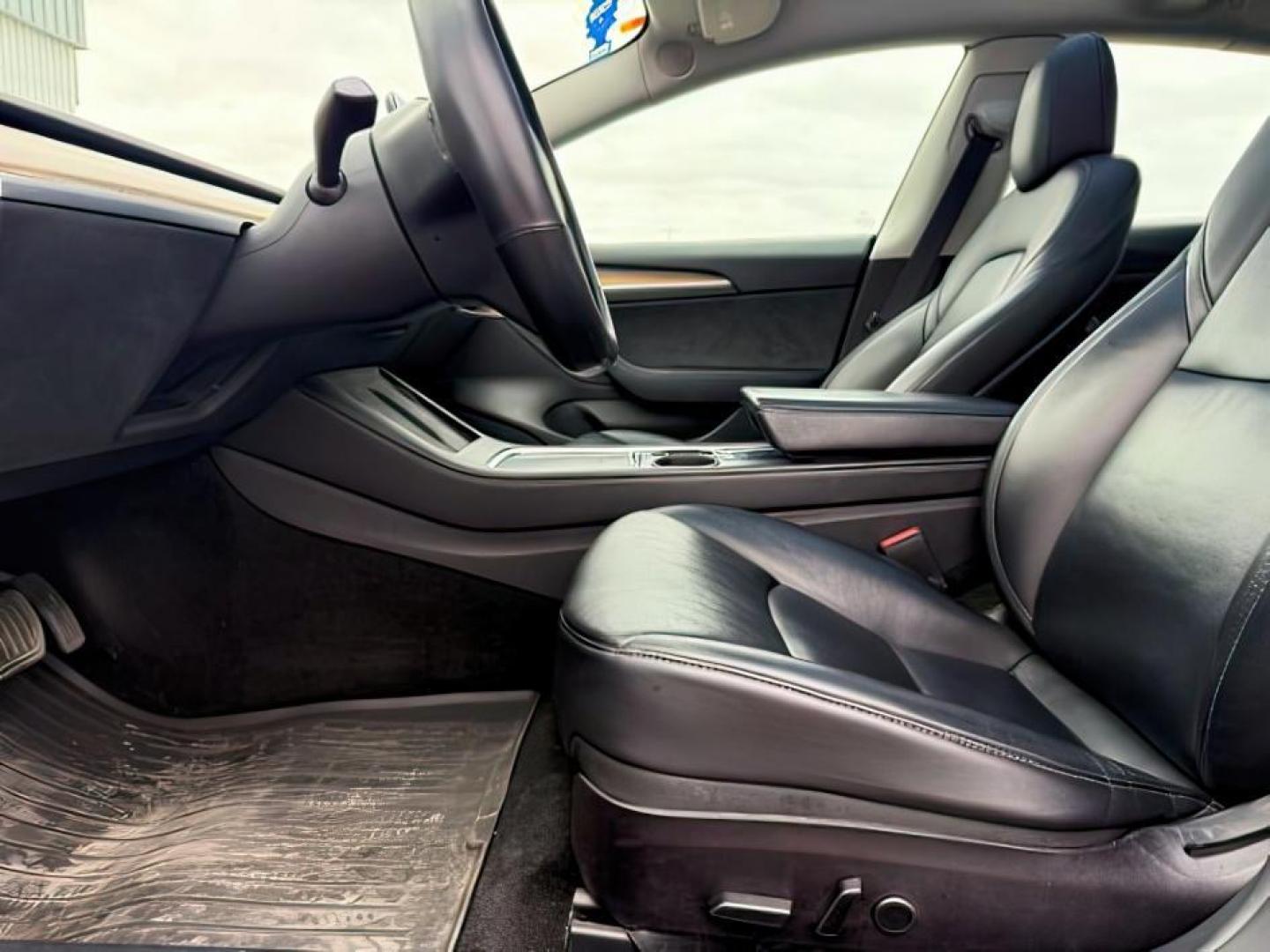 2022 BLACK /LEATHER Tesla Model 3 (5YJ3E1EBXNF) with an ELECTRIC engine, Automatic transmission, located at 1175 N Woodruff Ave, Idaho Falls, ID, 83401, 43.506901, -111.999657 - At Timberline Auto, finding a great deal on your next vehicle is always easy! Our experienced sales staff's goal is to help find you the right vehicle at the right price! Our knowledgeable finance department has options for almost any credit score. We offer extended service contract options to prote - Photo#10