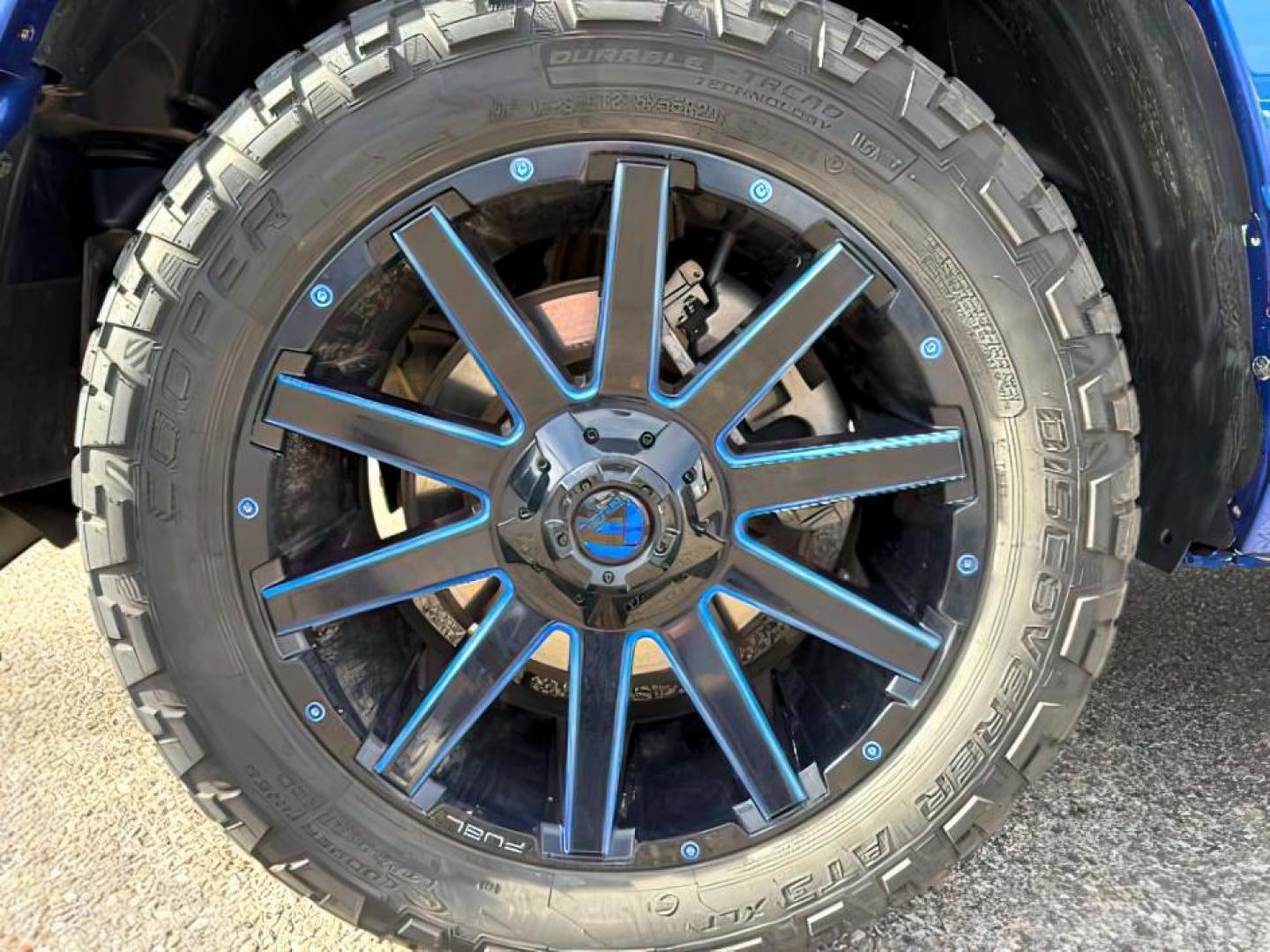 2019 BLUE /Black Ram 1500 (1C6SRFLT0KN) with an HEMI 57L V-8 variable valve control engine, Automatic transmission, located at 1175 N Woodruff Ave, Idaho Falls, ID, 83401, 43.506901, -111.999657 - At Timberline Auto, finding a great deal on your next vehicle is always easy! Our experienced sales staff's goal is to help find you the right vehicle at the right price! Our knowledgeable finance department has options for almost any credit score. We offer extended service contract options to prote - Photo#10