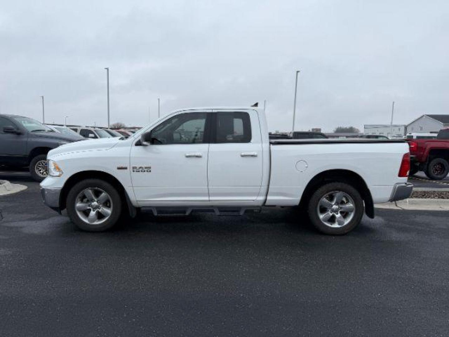 2017 WHITE /CLOTH Ram 1500 (1C6RR7GT9HS) with an 57L V8 engine, Automatic transmission, located at 1175 N Woodruff Ave, Idaho Falls, ID, 83401, 43.506901, -111.999657 - At Timberline Auto, finding a great deal on your next vehicle is always easy! Our experienced sales staff's goal is to help find you the right vehicle at the right price! Our knowledgeable finance department has options for almost any credit score. We offer extended service contract options to prote - Photo#1